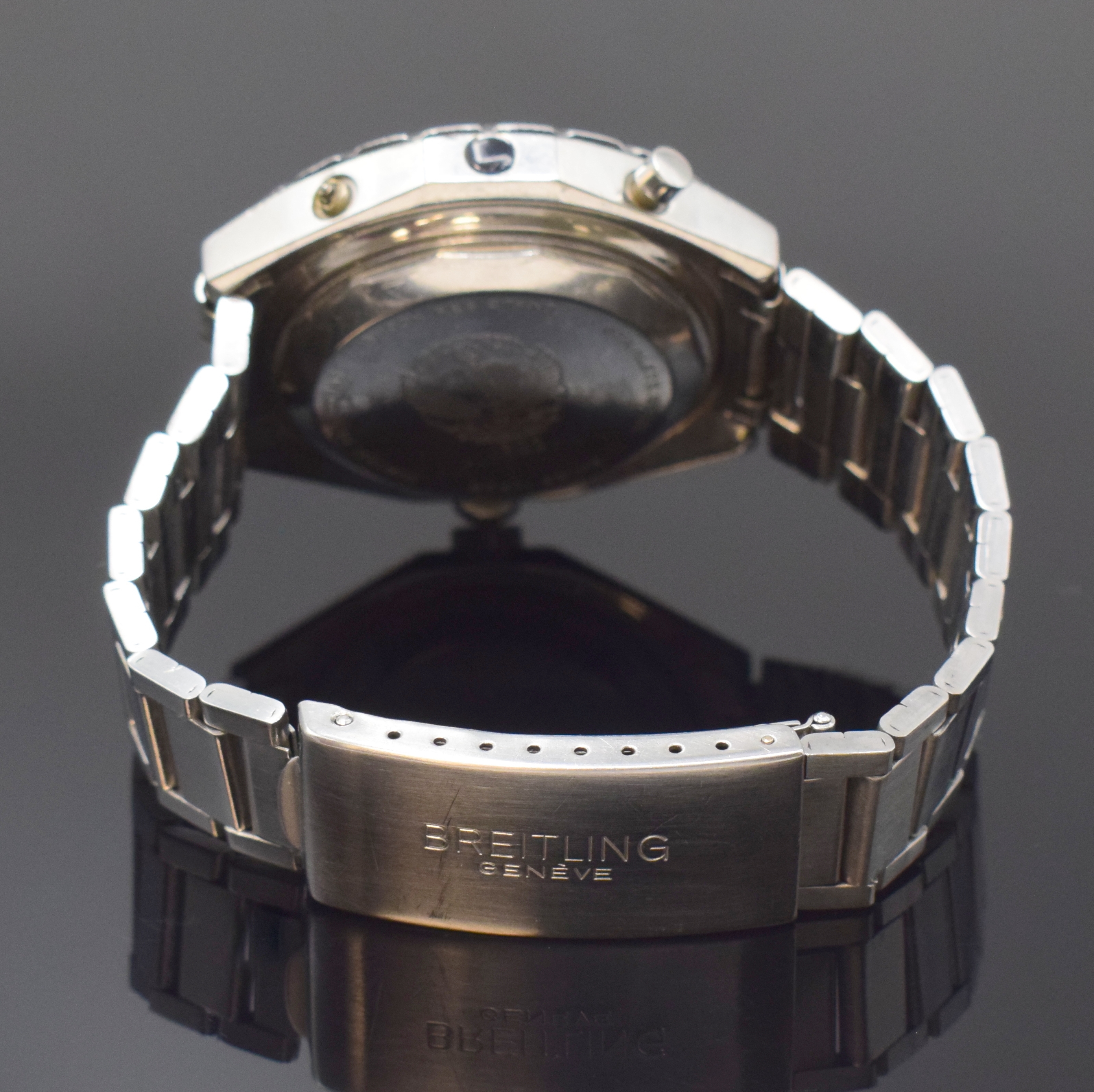 Detail b: BREITLING Navitimer Fliegerchronograph der irakischen Luftwaffe in Stahl/Stahlband Referenz 1806, Schweiz um 1977, Automatik, verschr. Geh., Boden m. ...