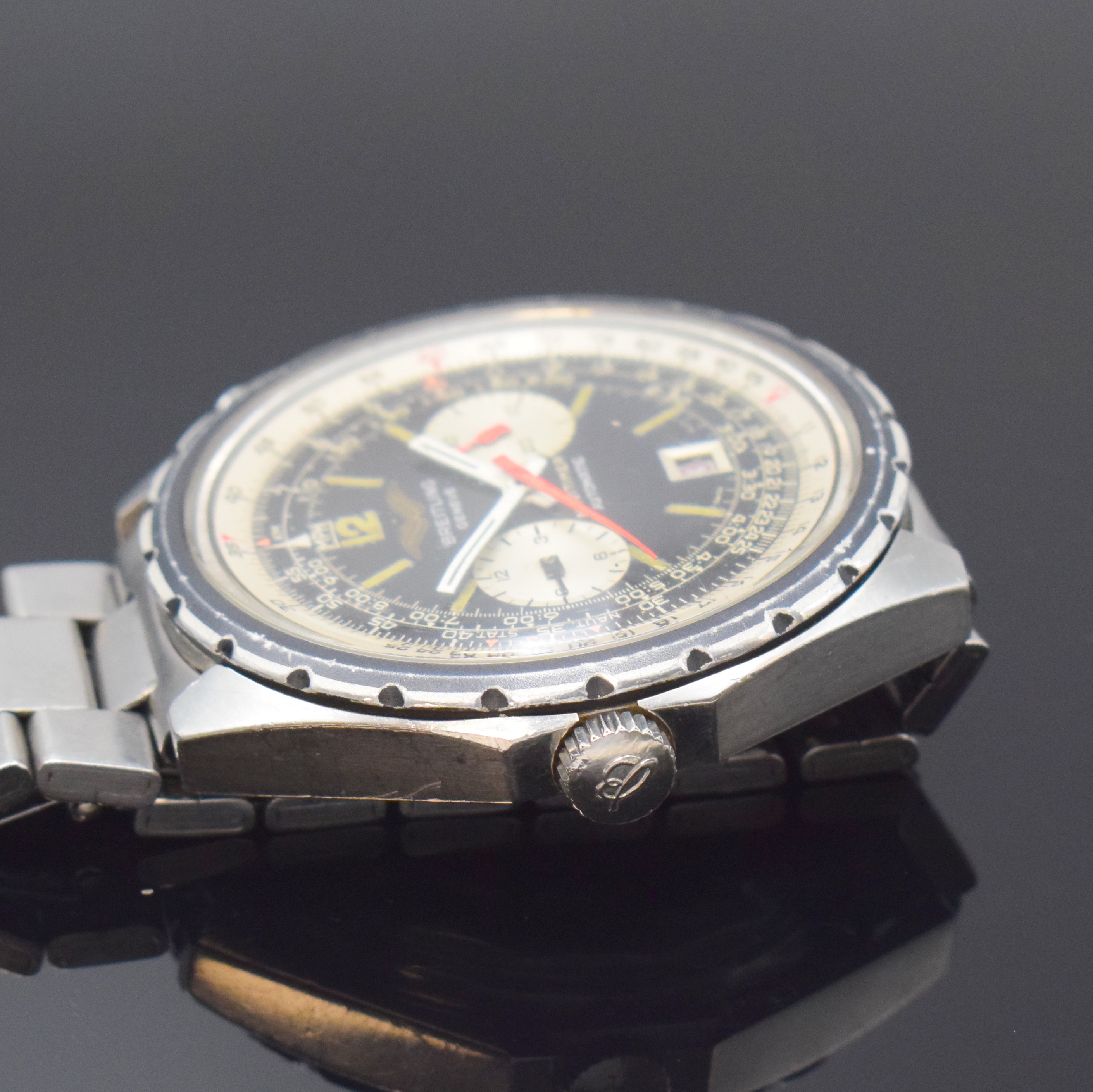 Detail c: BREITLING Navitimer Fliegerchronograph der irakischen Luftwaffe in Stahl/Stahlband Referenz 1806, Schweiz um 1977, Automatik, verschr. Geh., Boden m. ...