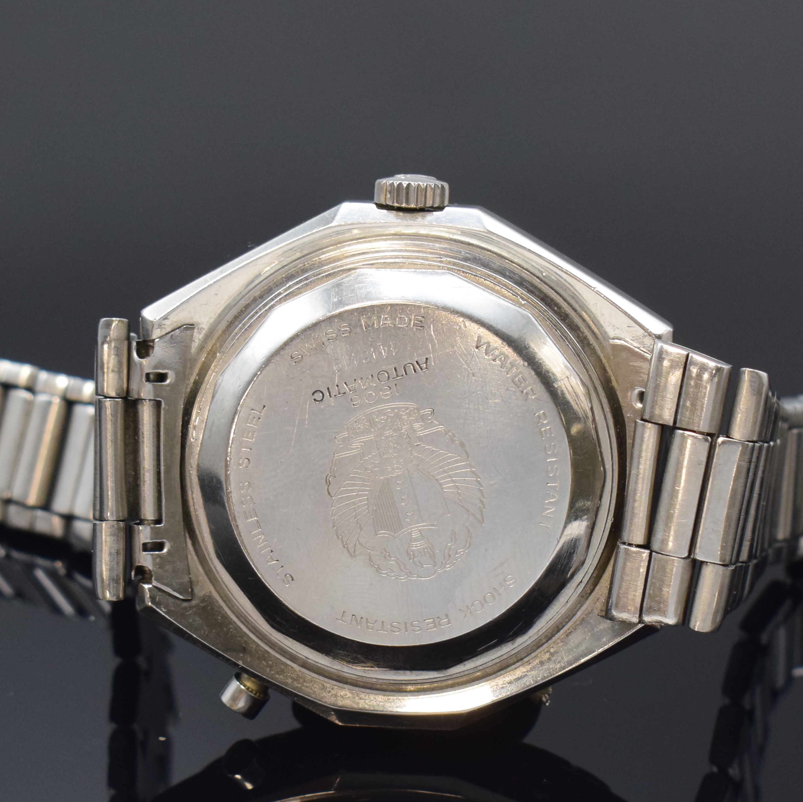 Detail e: BREITLING Navitimer Fliegerchronograph der irakischen Luftwaffe in Stahl/Stahlband Referenz 1806, Schweiz um 1977, Automatik, verschr. Geh., Boden m. ...