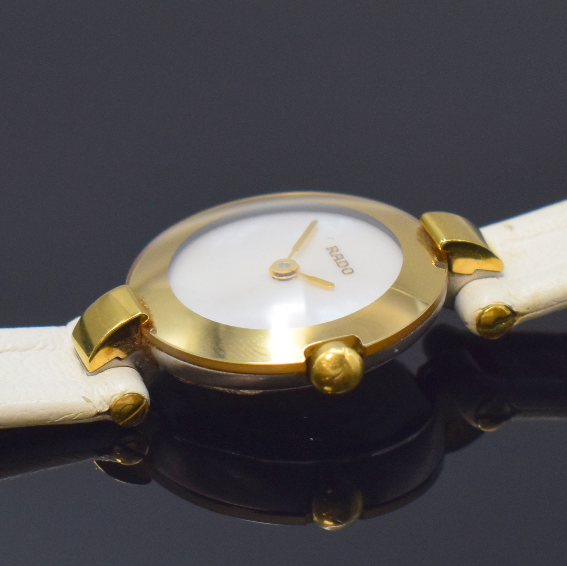 Detail c: RADO Damenarmbanduhr Referenz 204.4079.4N, Schweiz um 2010, quarz, verg. Geh. inkl. orig. Lederband m. verg. Dornschl., Boden aufgedr., ...