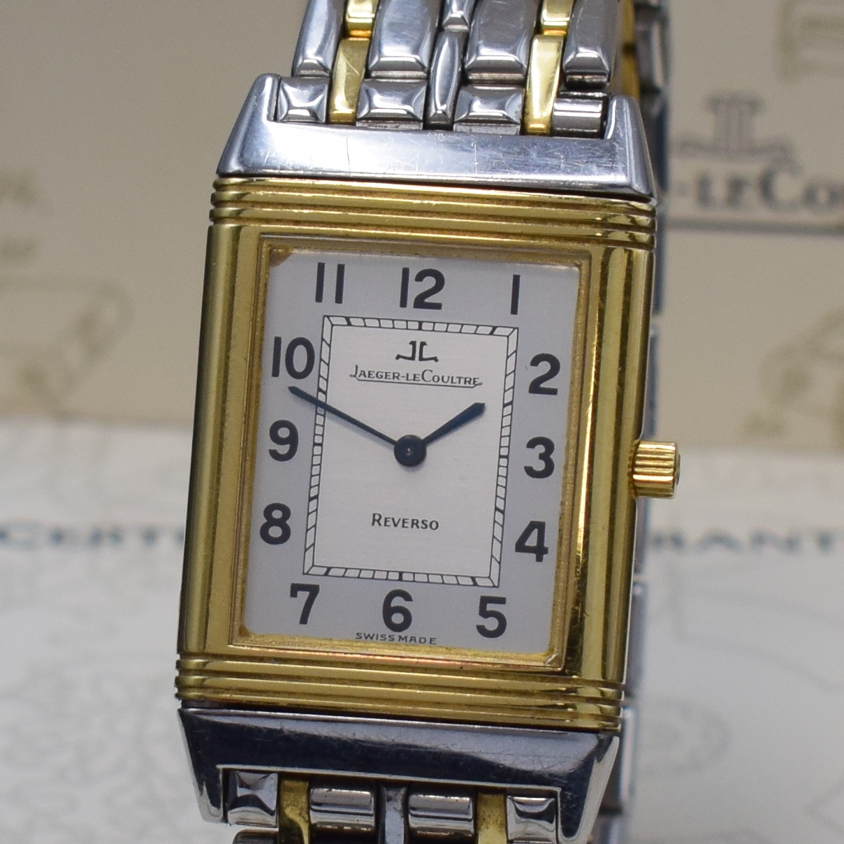 Detail a: Jaeger-LeCoultre Armbanduhr Reverso in Stahl/GG 750/000, Schweiz um 1995, Handaufzug, um 180 Grad drehbares Wendegeh. inkl. orig. Gliederband m. ...