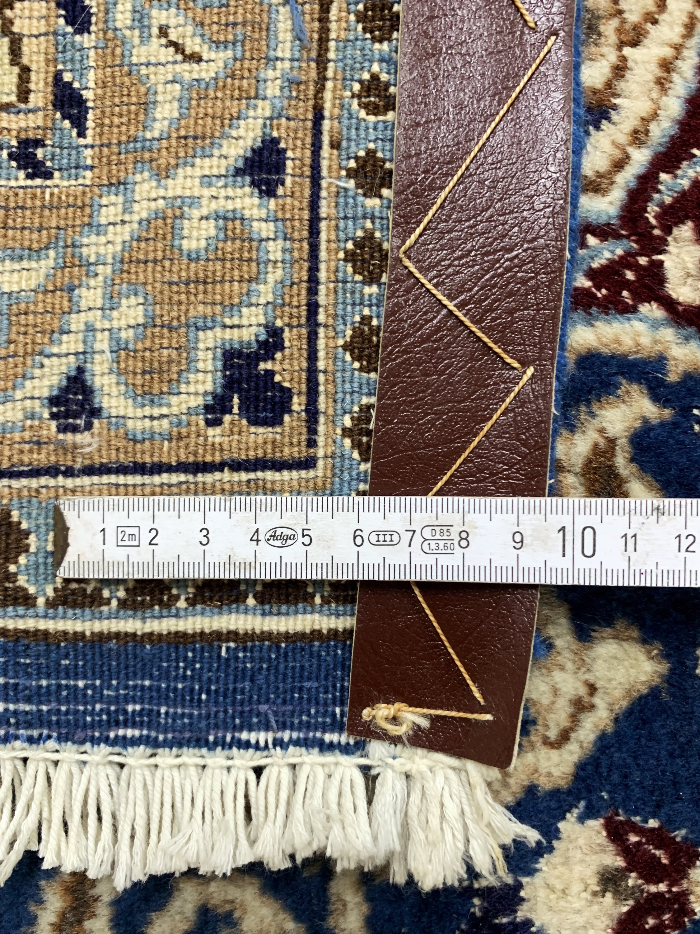 Detail g: Nain, Persien, Ende 20.Jhd, Wolle auf Baumwolle, ca. 356 x 253 cm, Reinigungsbedürftig, EHZ: 2