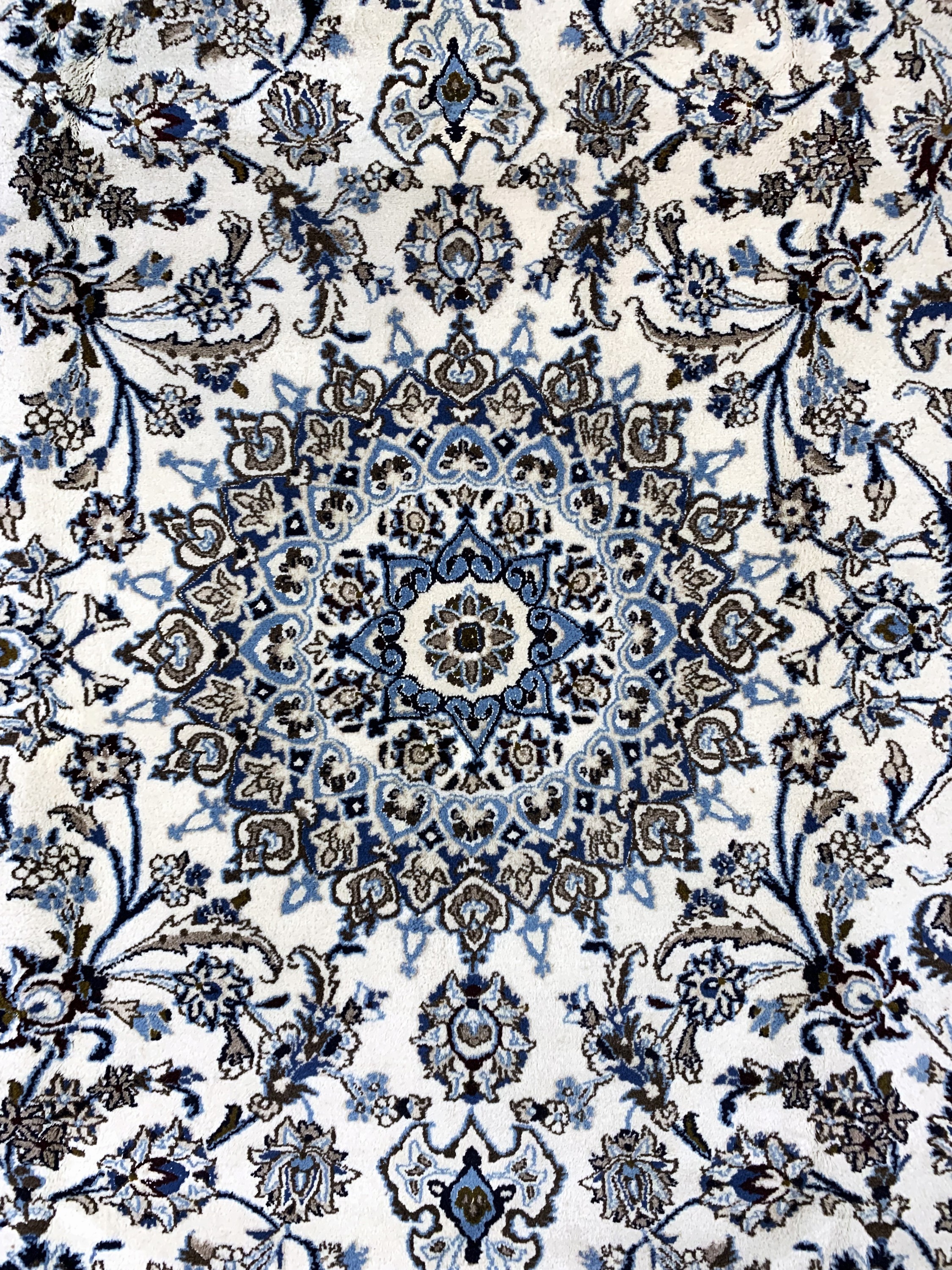 Detail c: Nain, Persien, Ende 20.Jhd, Wolle auf Baumwolle, ca. 354 x 250 cm, EHZ: 2
