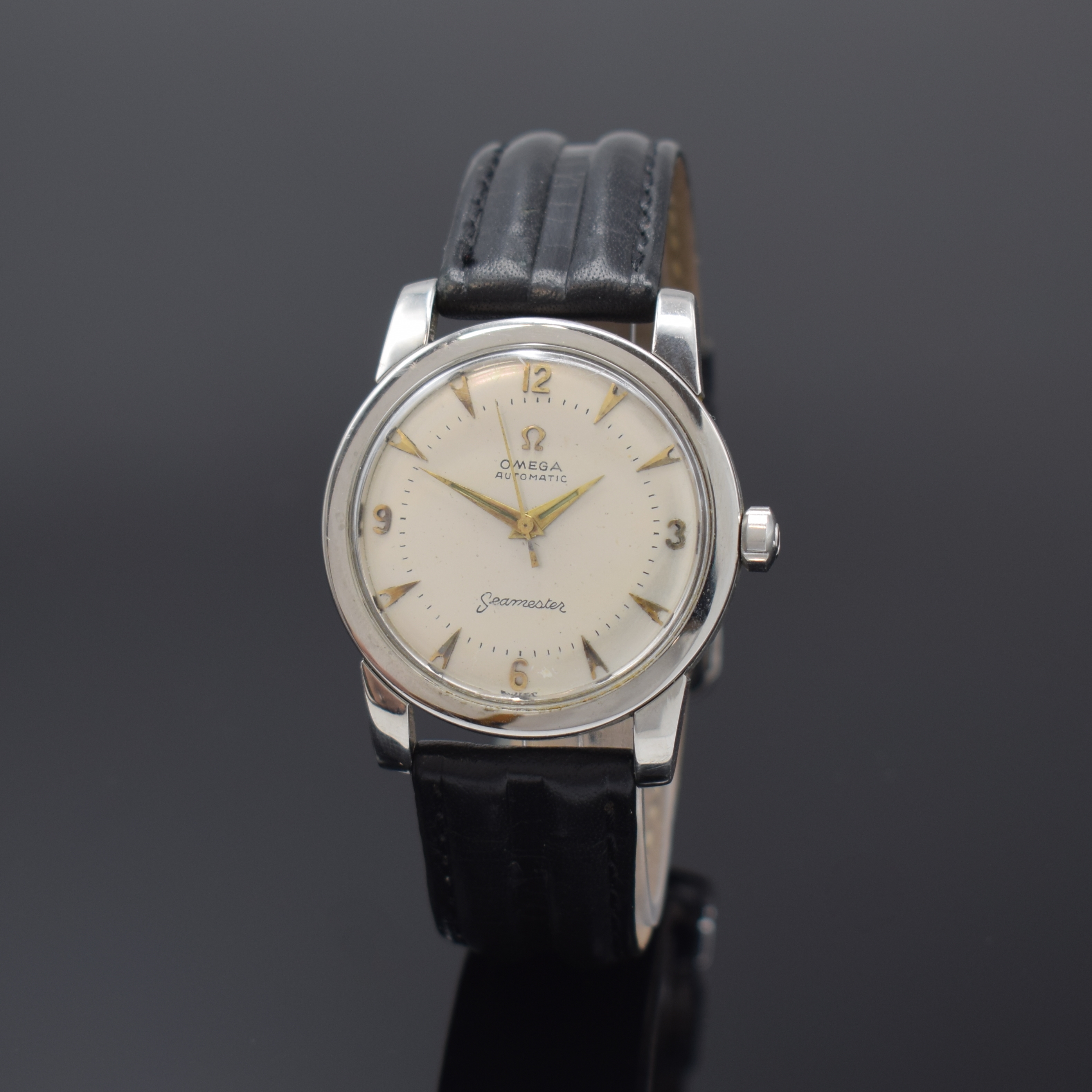 OMEGA Seamaster Herrenarmbanduhr Referenz 2575-6 SC in Stahl, Schweiz um 1952, Hammerautomatik, verschr. Geh., orig. Krone, silb. Zifferbl. rest., ...