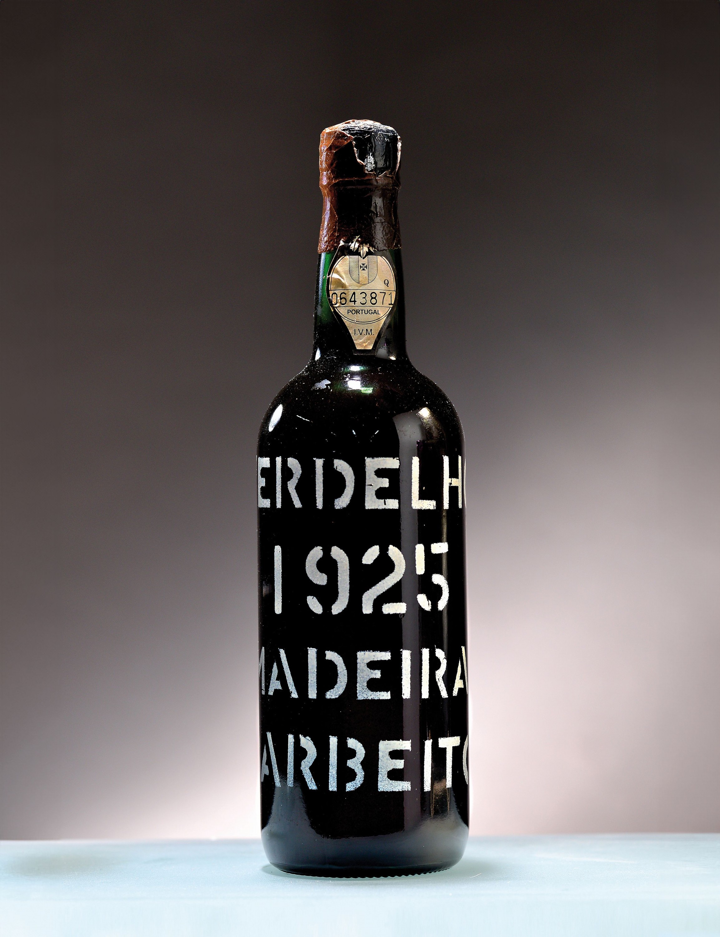 1 Flasche 1925 Barbeito Verdelho Portwein, Madeira, Top Shoulder, Wachsversiegelung l. lädiert
