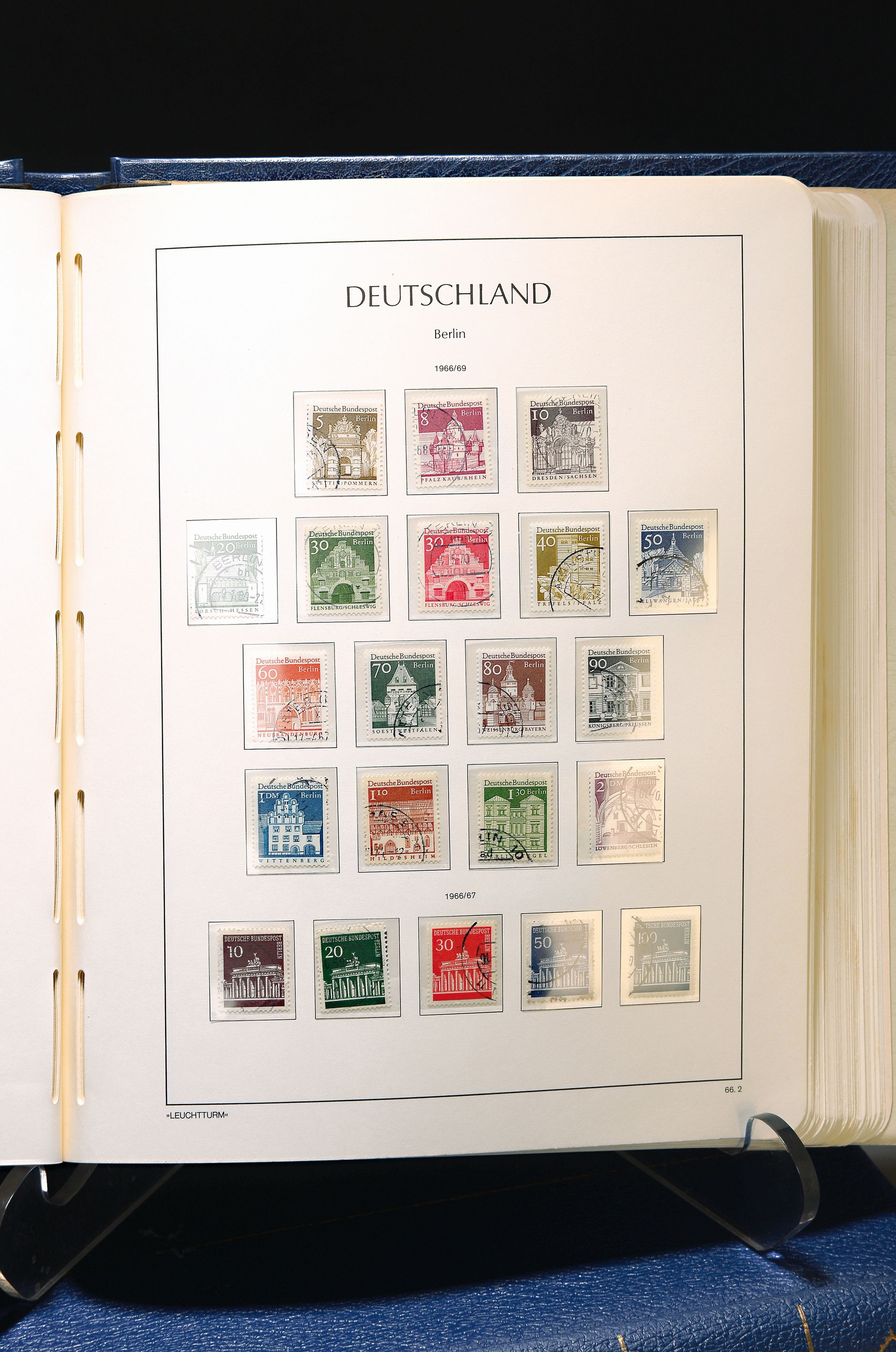 3 Briefmarkenalben, Berlin 1948 bis 1989/90, gestempelt: ohne Bl. 1, sonst komplett, bis 1953 alles geprüft (nicht geprüft: 18, 19, 20), Berlin ...
