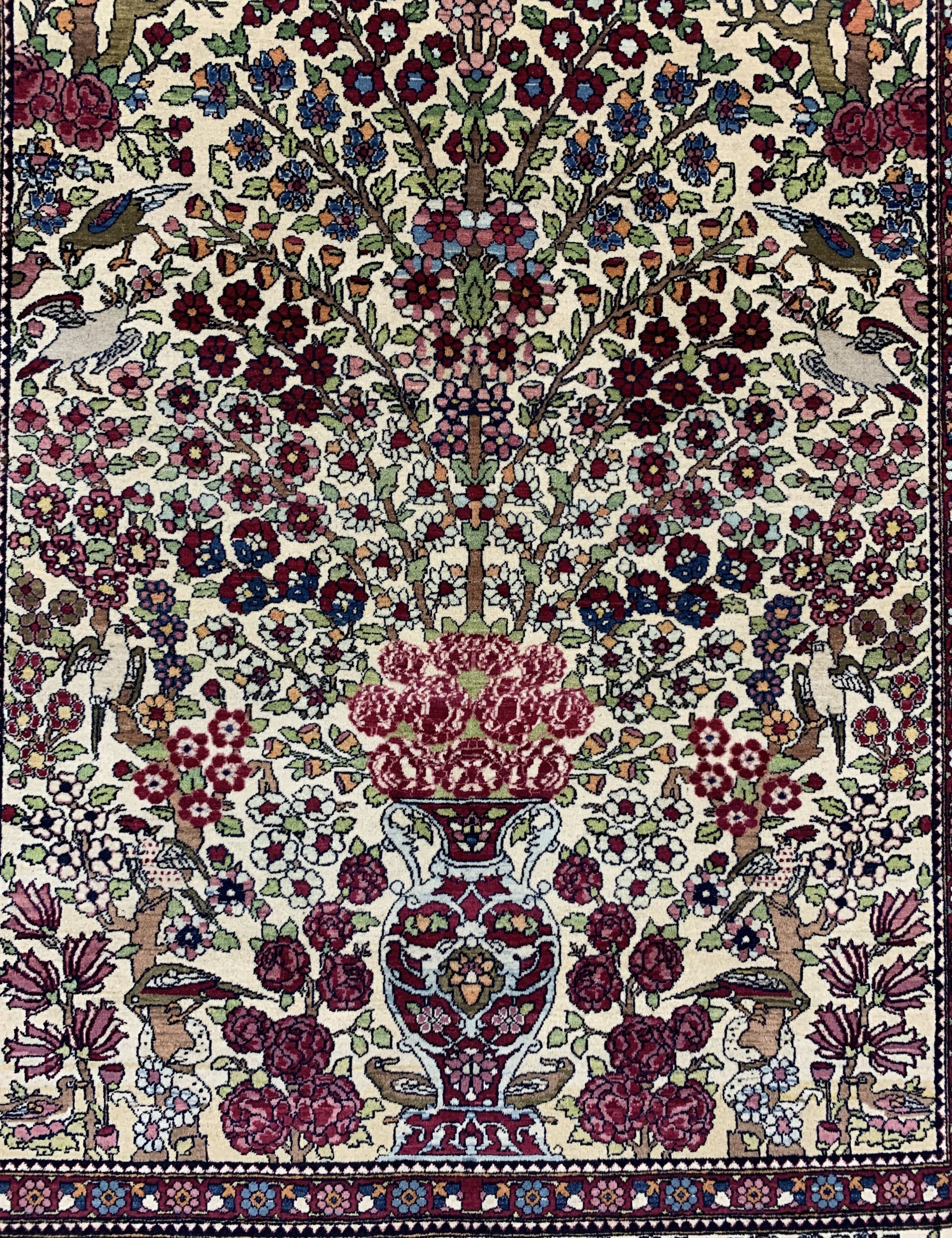 Detail c: Esfahan"Ahmad"fein antik, Persien, um 1900,Wolle auf Baumwolle, ca. 206 x 138 cm, EHZ: 2,(fachkundig gereinigt)
