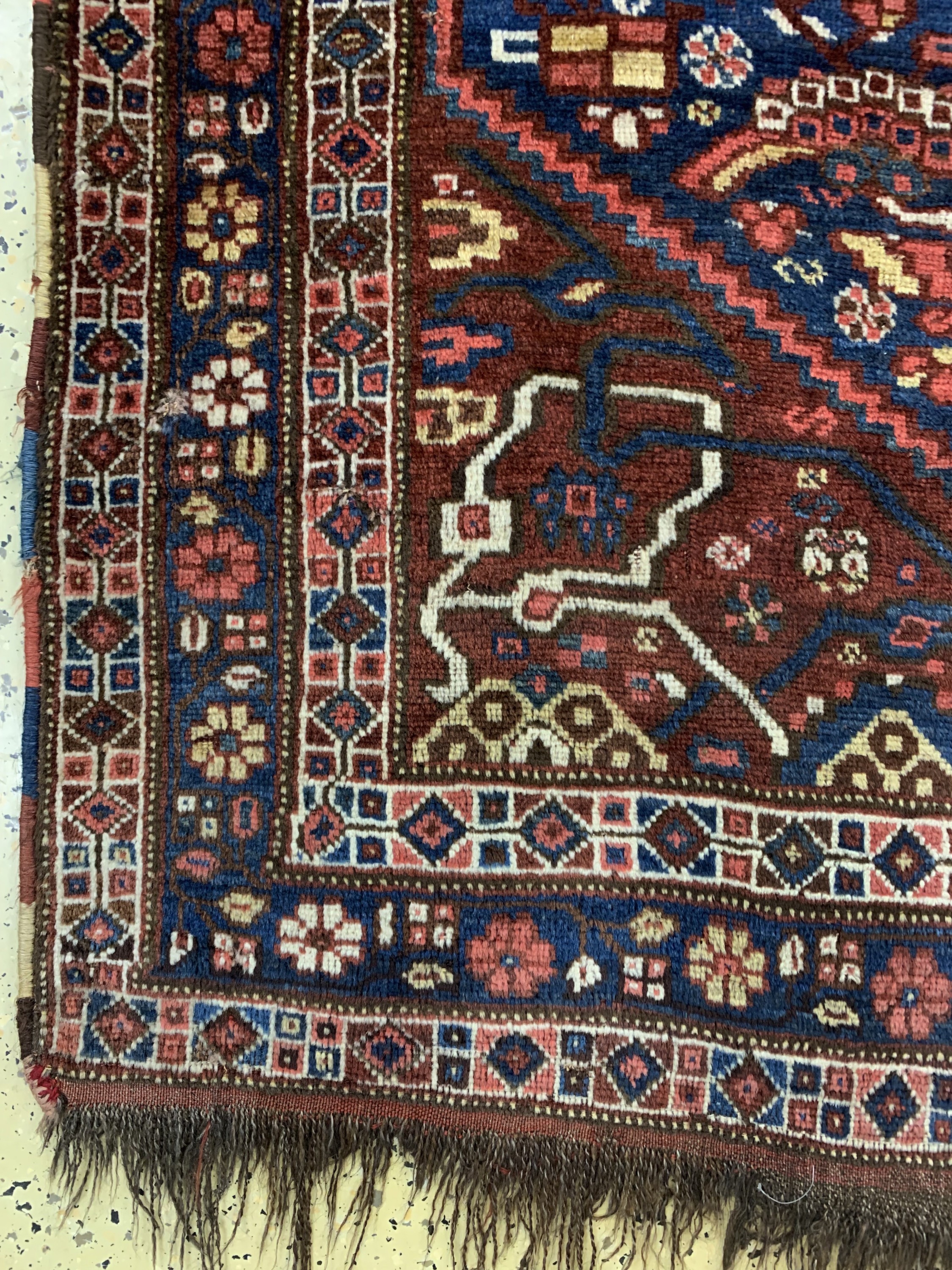 Detail b: Antiker Ghaschgai, Persien, um 1900, Wolle auf Wolle, ca. 195 x 155 cm, EHZ: 2-3, (kleines Loch geflickt)