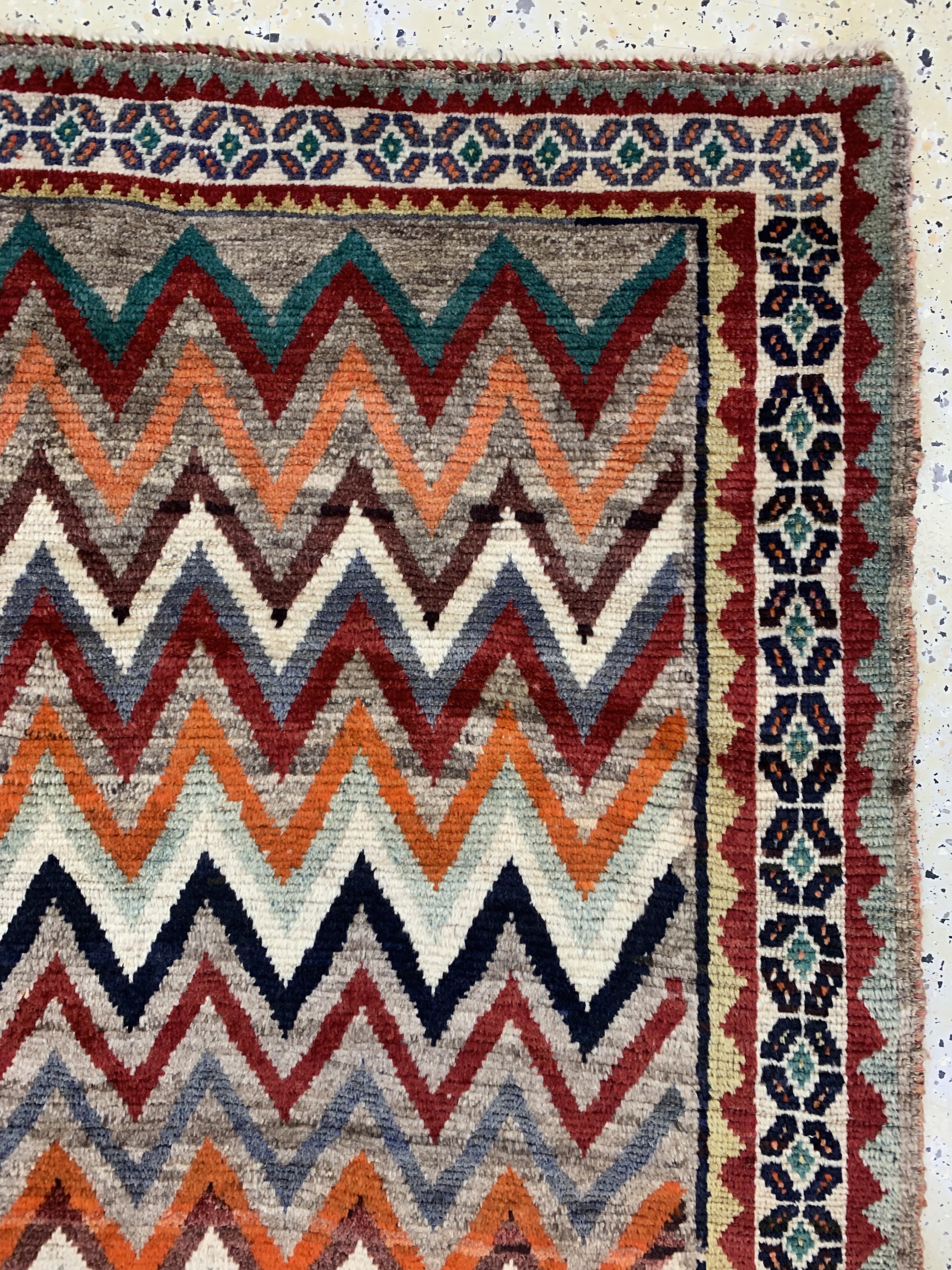 Detail e: Ghaschgai"Gabbeh"antik, Persien, um 1900, Wolle auf Wolle, ca. 232 x 133 cm, EHZ: 2