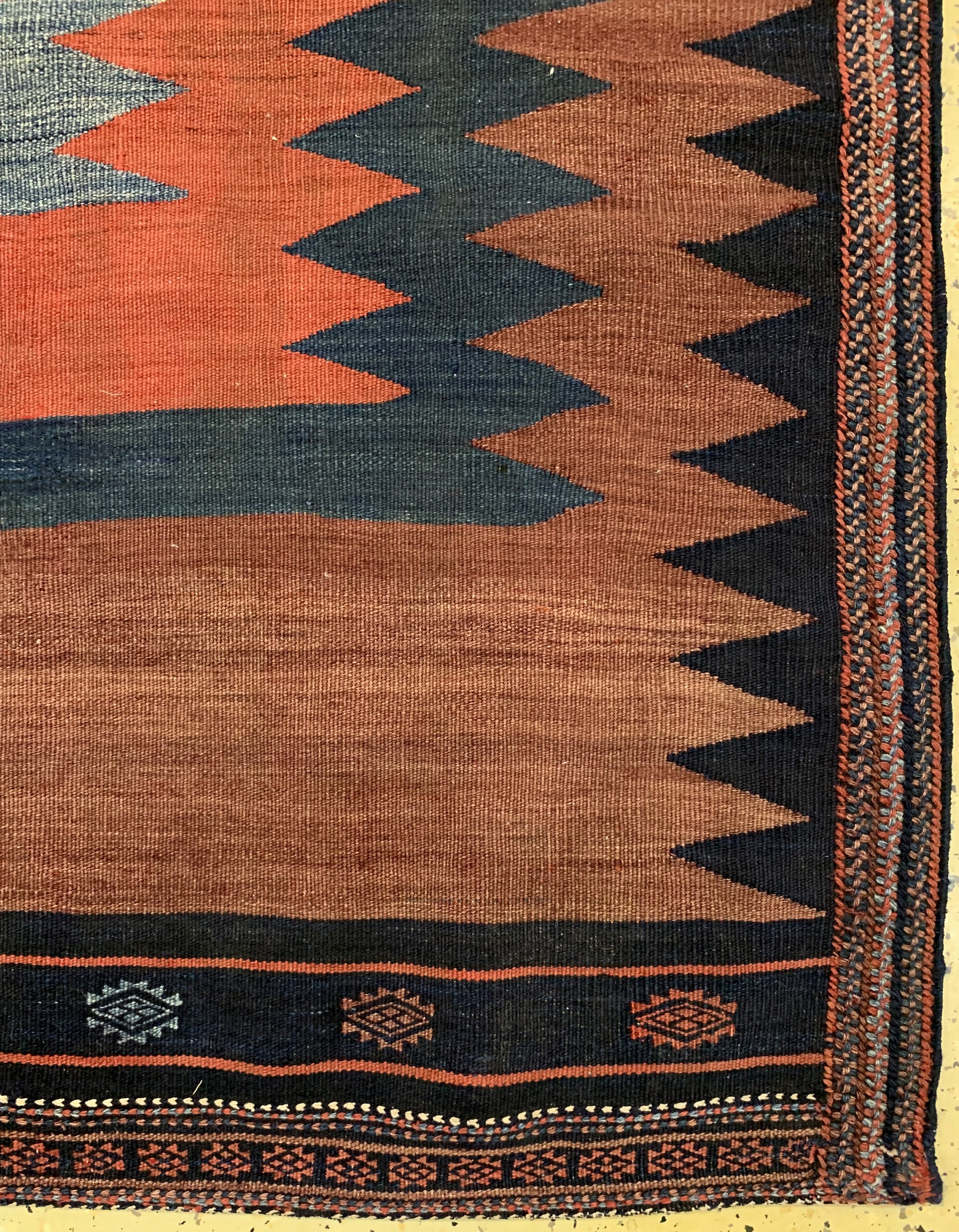 Detail a: Afschar"Sofreh"antik, Persien, um 1900, Wolle auf Wolle, ca. 123 x 120 cm, EHZ: 1-2