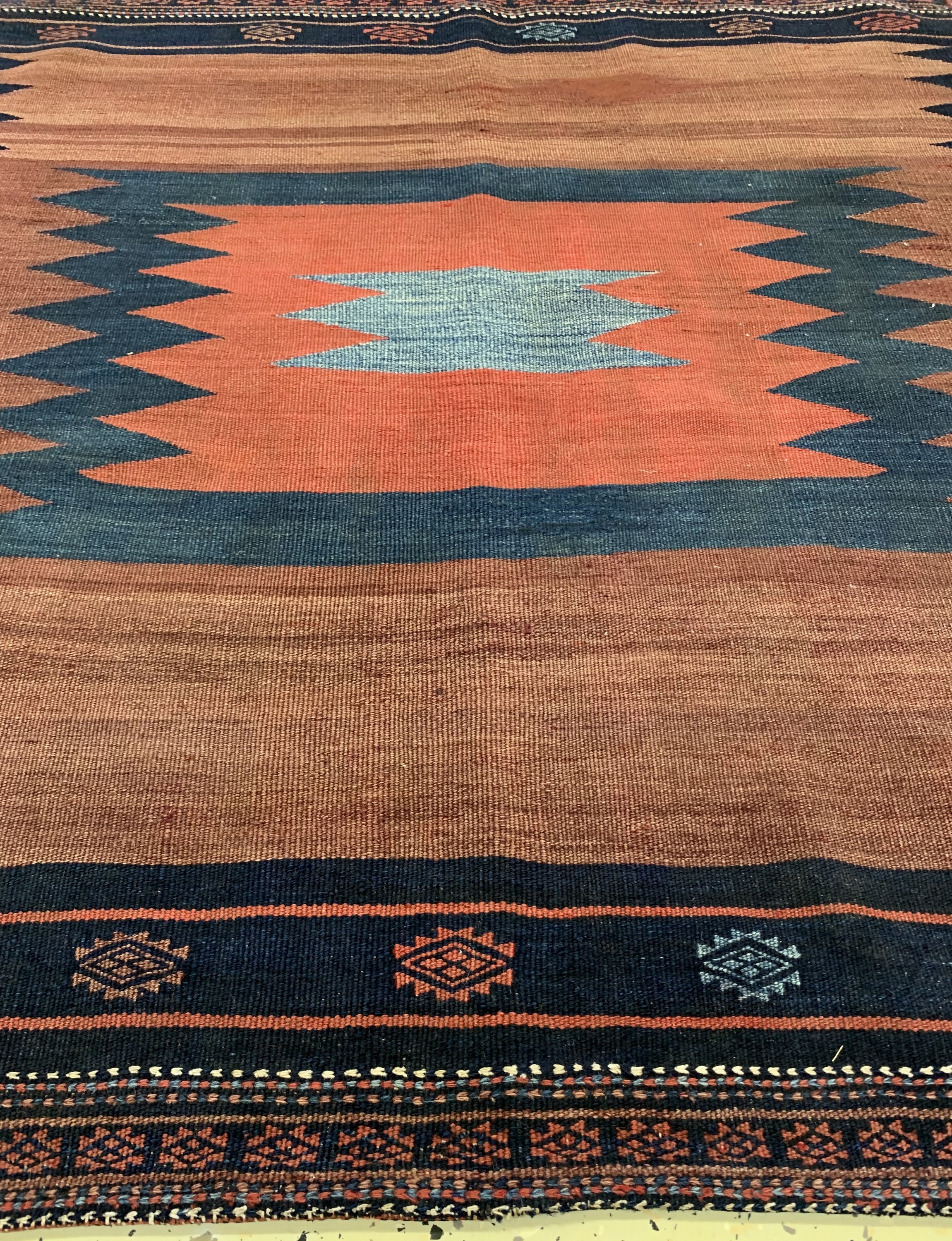 Detail e: Afschar"Sofreh"antik, Persien, um 1900, Wolle auf Wolle, ca. 123 x 120 cm, EHZ: 1-2