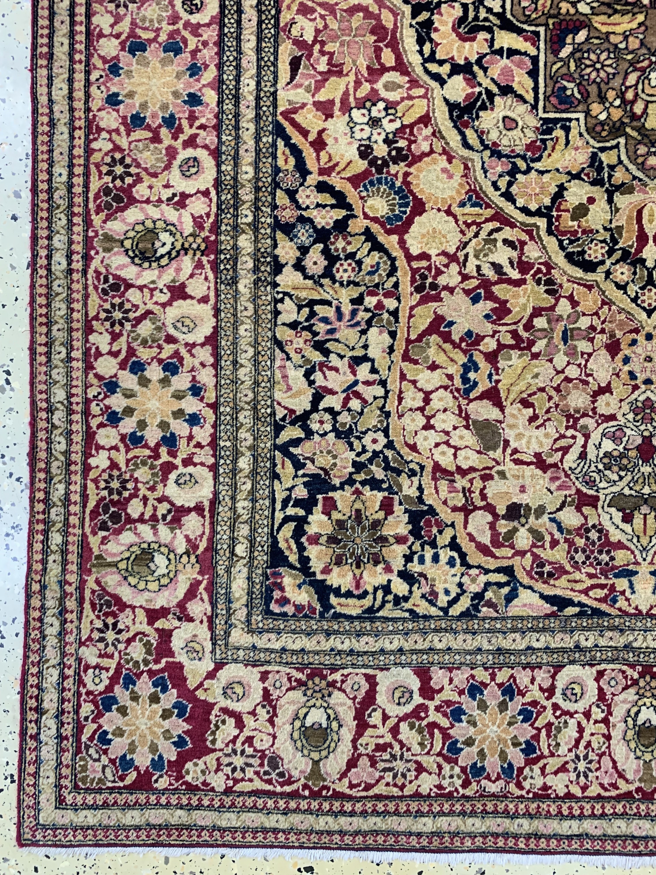 Detail b: Esfahan"Ahmad"fein antik, Persien, um 1900,Wolle auf Baumwolle, ca. 212 x 142 cm, EHZ: 2,(fachkundig gereinigt)