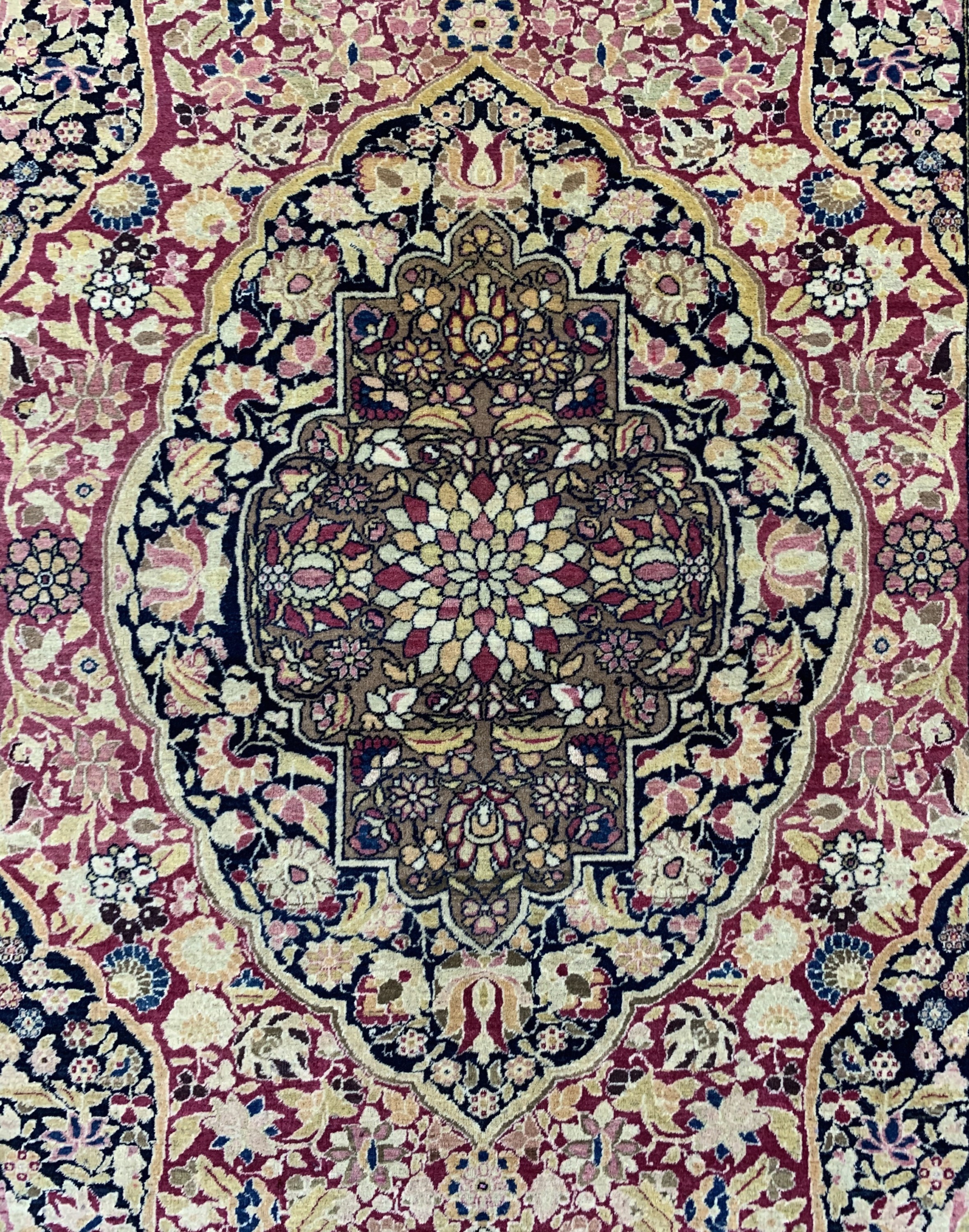 Detail c: Esfahan"Ahmad"fein antik, Persien, um 1900,Wolle auf Baumwolle, ca. 212 x 142 cm, EHZ: 2,(fachkundig gereinigt)