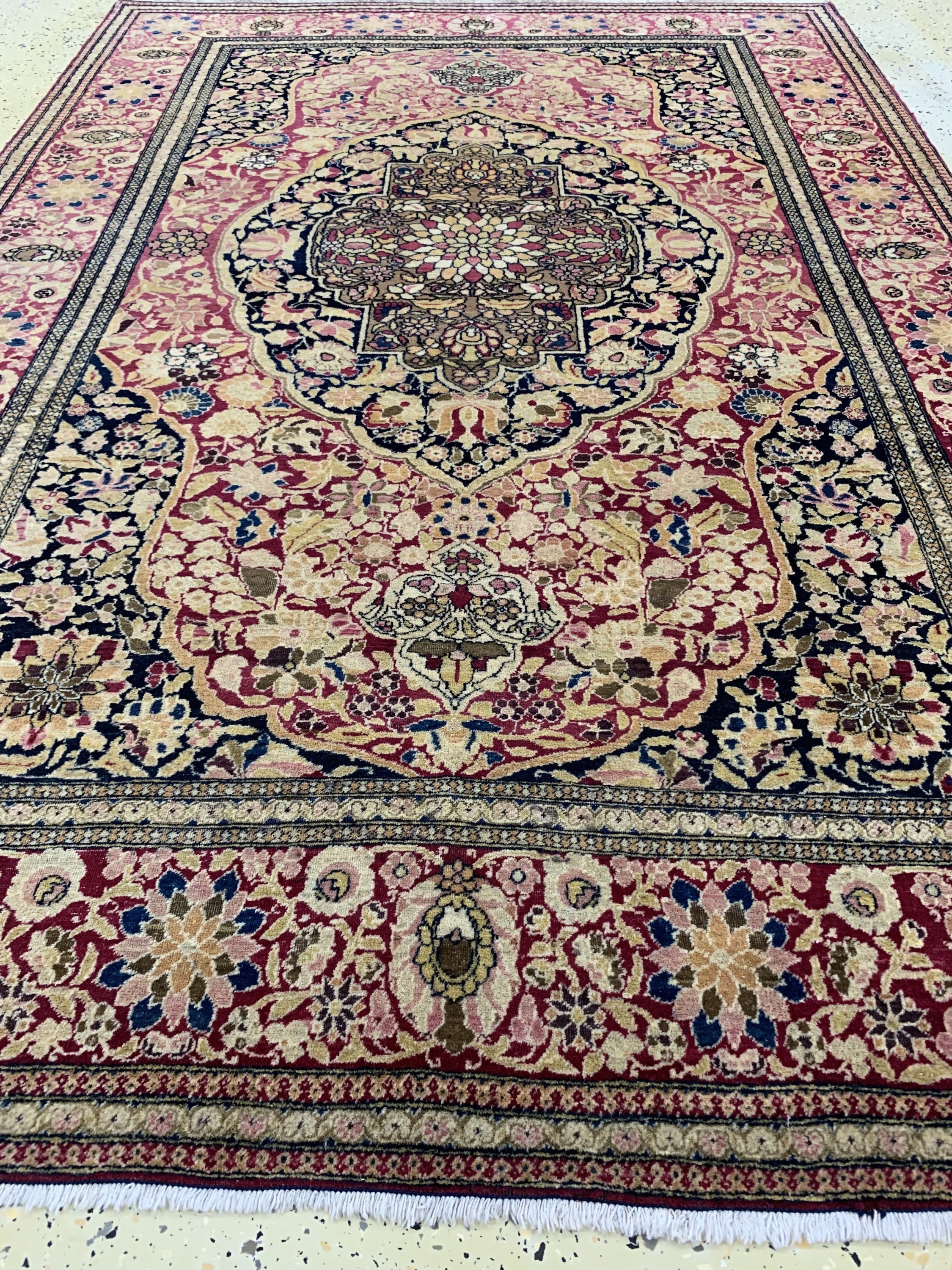 Detail f: Esfahan"Ahmad"fein antik, Persien, um 1900,Wolle auf Baumwolle, ca. 212 x 142 cm, EHZ: 2,(fachkundig gereinigt)