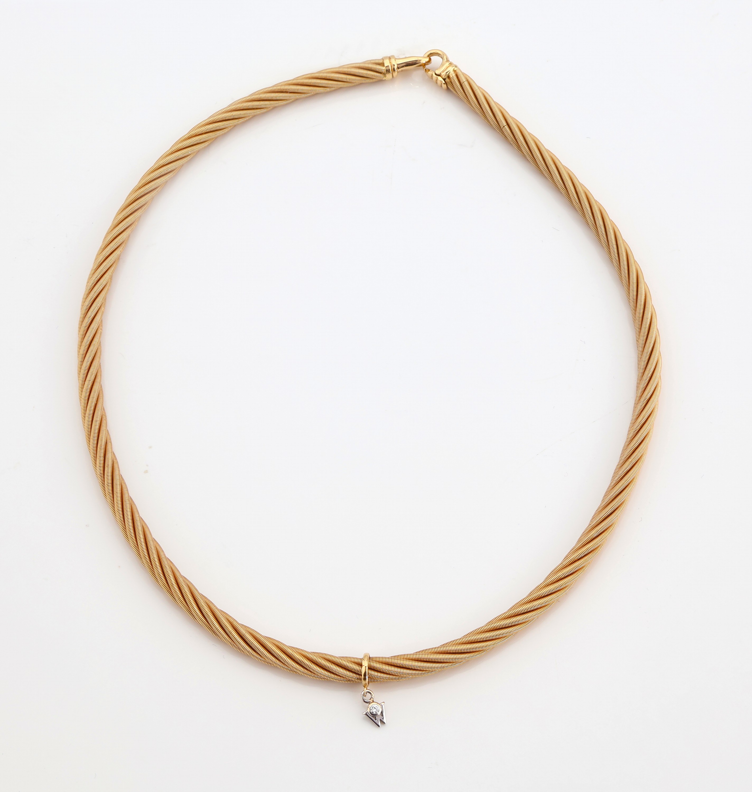 Detail a: 18 kt Gold WELLENDORFF Collier "Princess", GG 750/000, mehrreihig gedrehtes Kordelcollier, hochfeine Verarbeitung, typ. W-Anhänger mit ...
