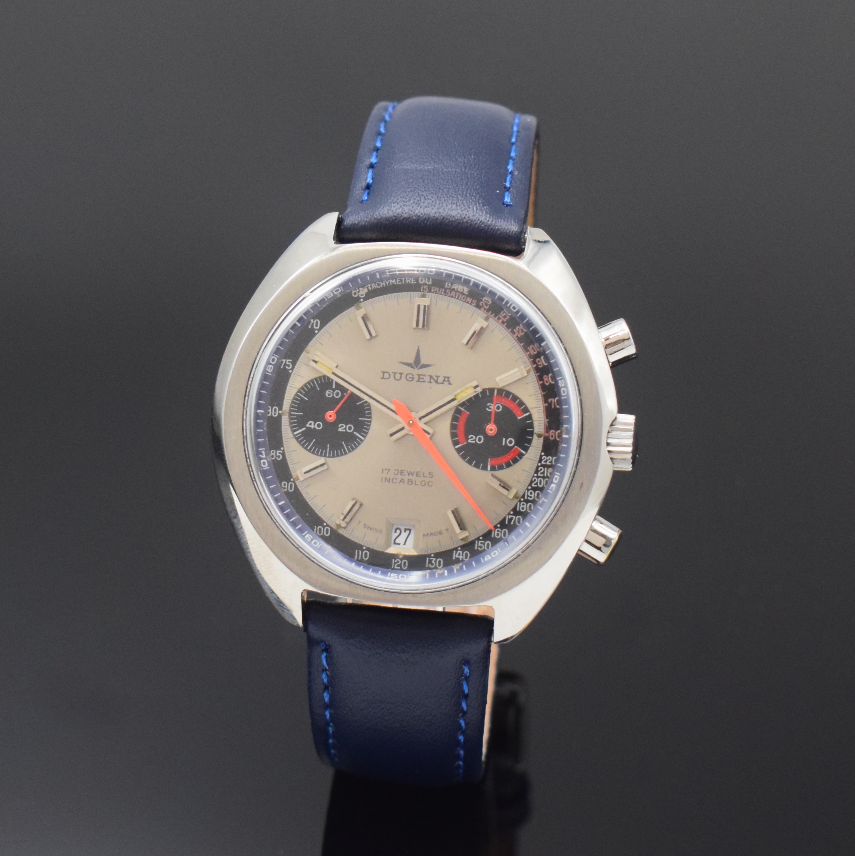 DUGENA Herrenchronograph in Stahl, Schweiz um 1975, Handaufzug, Boden verschr., silb. Zifferbl. m. aufges. Std.-Ind., silb. Leuchtzeiger, 30 ...