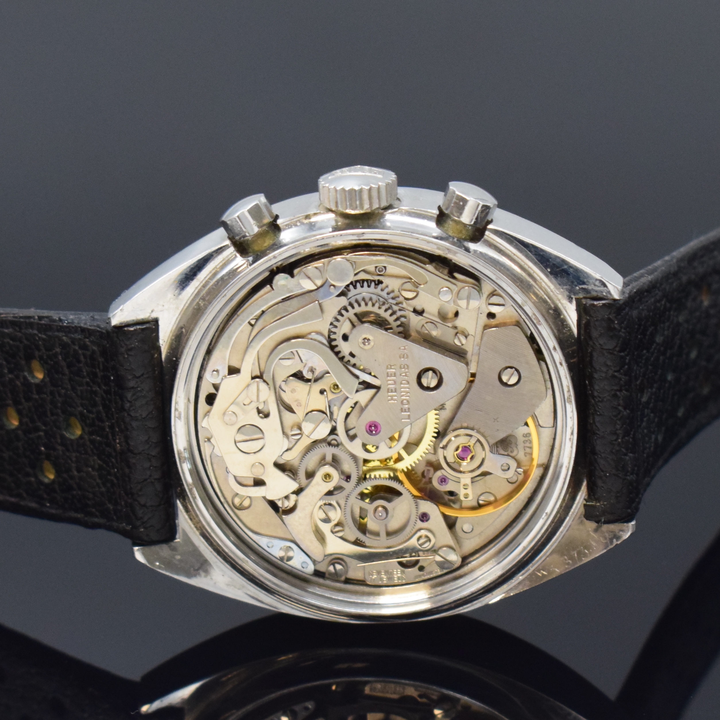 Detail e: HEUER Carrera Referenz 73653 seltener und unpolierter Armbandchronograph in Stahl, Schweiz um 1970, Handaufzug, verschr. Geh., orig. Drücker u. ...