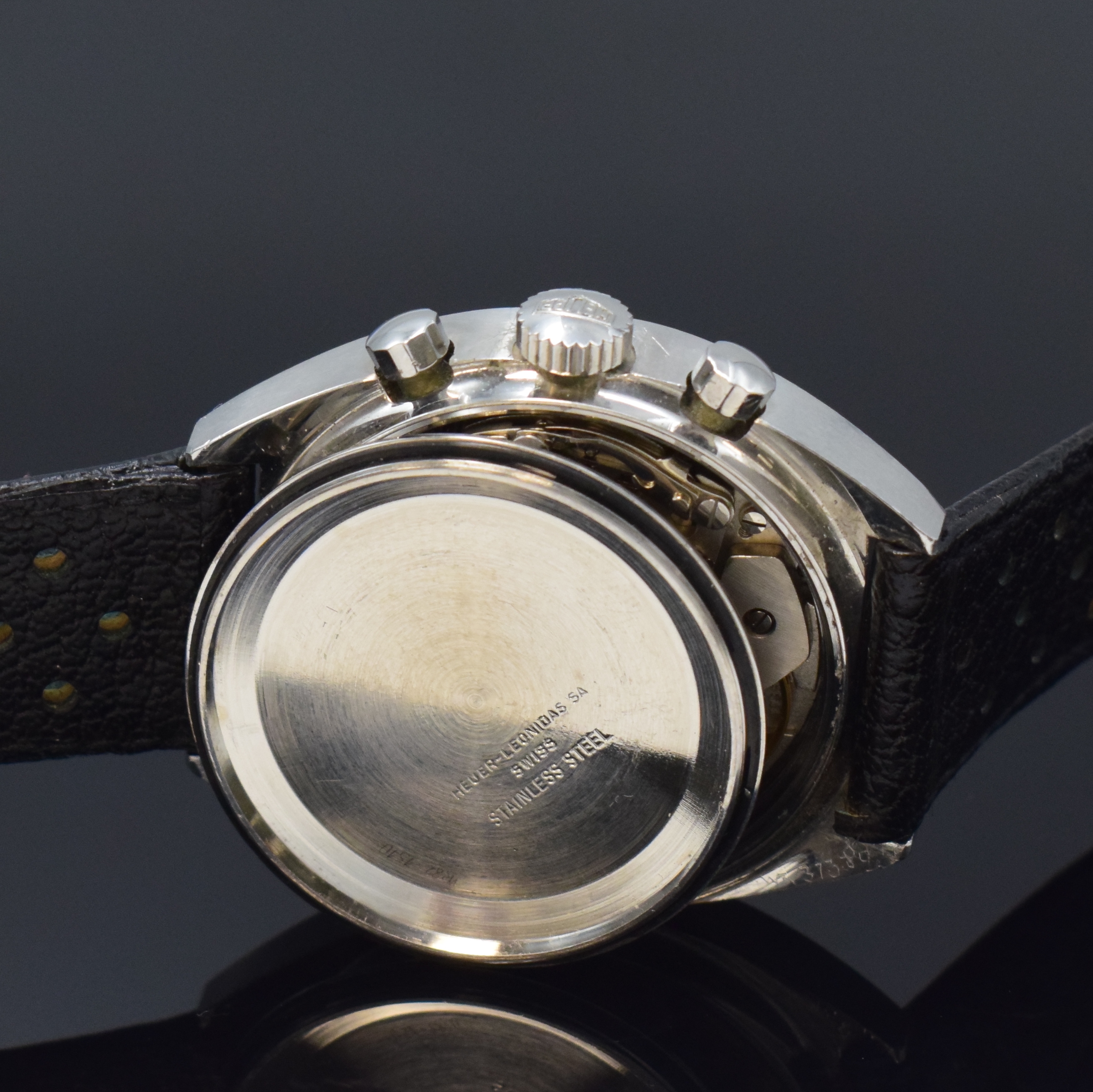 Detail f: HEUER Carrera Referenz 73653 seltener und unpolierter Armbandchronograph in Stahl, Schweiz um 1970, Handaufzug, verschr. Geh., orig. Drücker u. ...