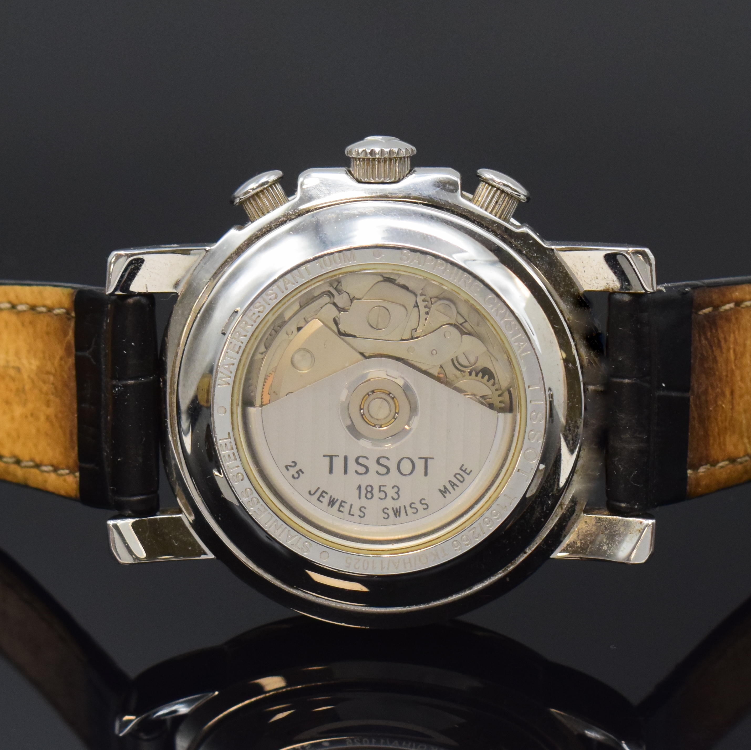 Detail d: TISSOT Armbandchronograph in Stahl, Schweiz um 2000, Automatik, beids. vergl. Geh., Boden aufgedr., schwarz. Zifferbl. m. strukturiertem Zentrum, ...