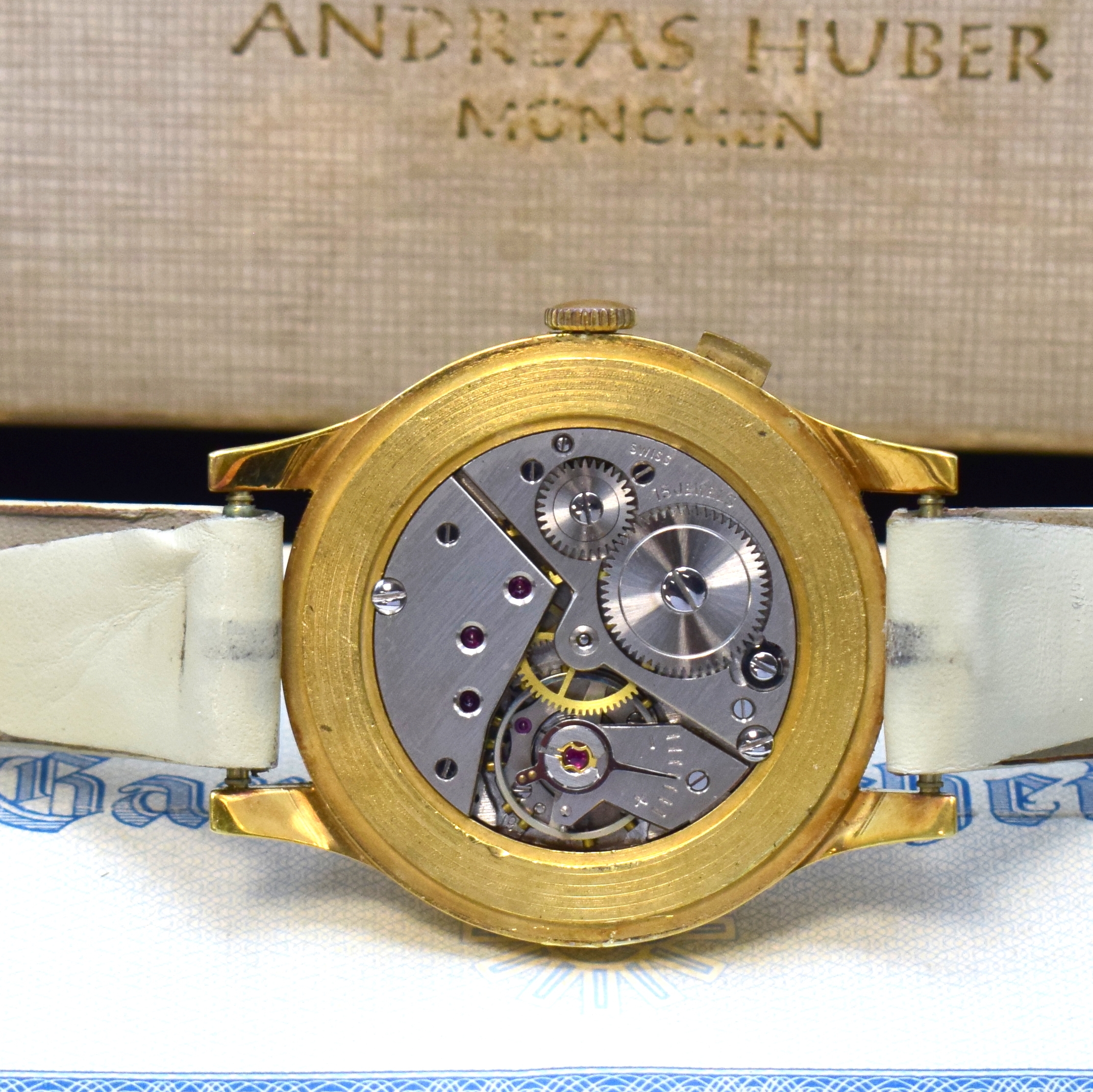 Detail e: HUBER Blindenuhr mit original Box, Schweiz, Handaufzug, verg. Geh. m. Sprungdeckel- Lünette, Stahlboden aufgedr., Emailzifferbl., arab. Zahlen u. ...