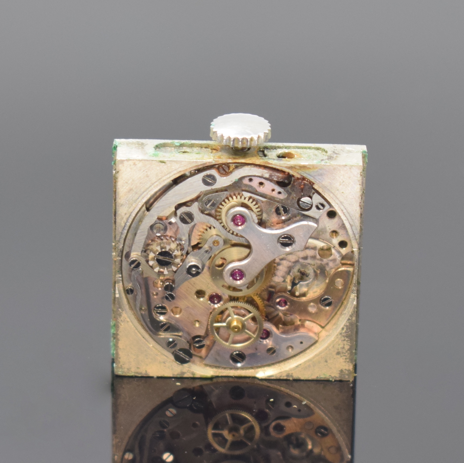 Detail c: BREITLING quadratischer Chronograph in Stahl, Schweiz um 1945, Handaufzug, Werk nicht komplett, 2-tlg. Geh. m. verdeckten Anstößen, Boden ...