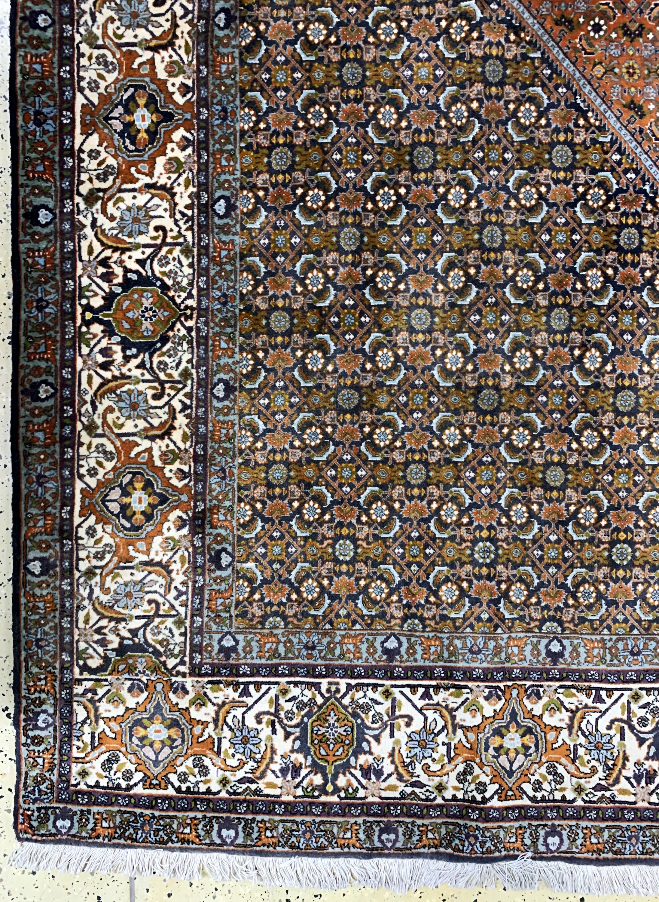 Detail b: Bidjar Kork fein, Persien, Ende 20.Jhd, Korkwolle auf Baumwolle, ca. 400 x 300 cm, verblaßt, EHZ: 1-2