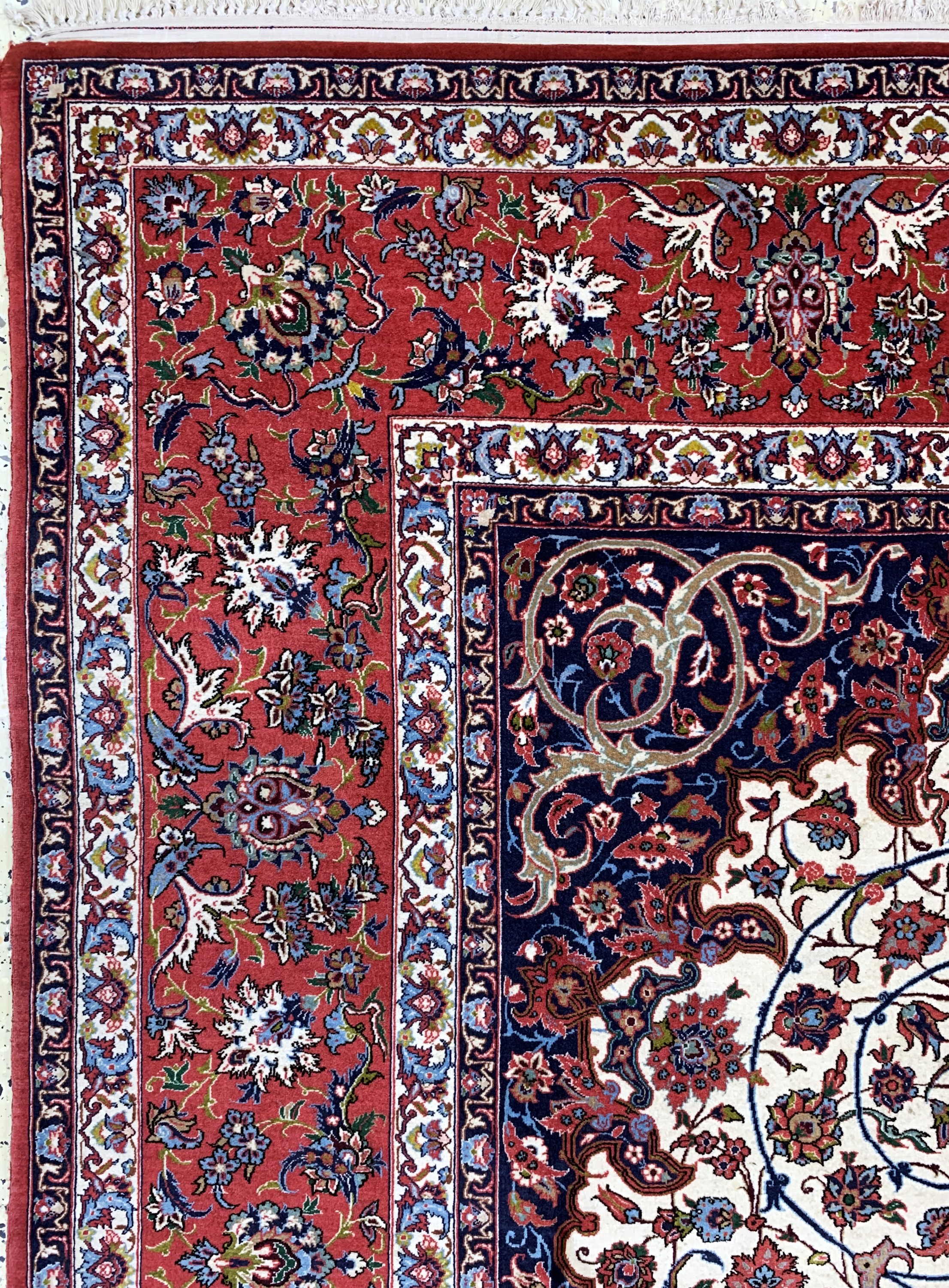 Detail e: Esfahan fein"Seyrafian", signiert, Persien,Mitte 20.Jhd, Korkwolle auf Seide, ca. 315 x 204 cm, Reinigungsbedürftig, EHZ: 2