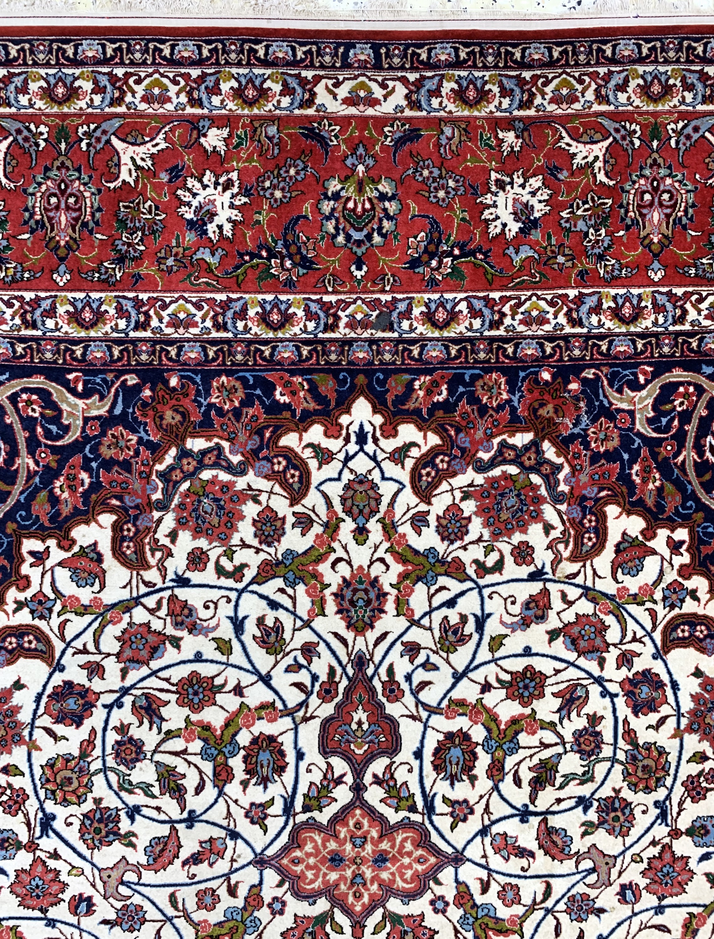Detail f: Esfahan fein"Seyrafian", signiert, Persien,Mitte 20.Jhd, Korkwolle auf Seide, ca. 315 x 204 cm, Reinigungsbedürftig, EHZ: 2