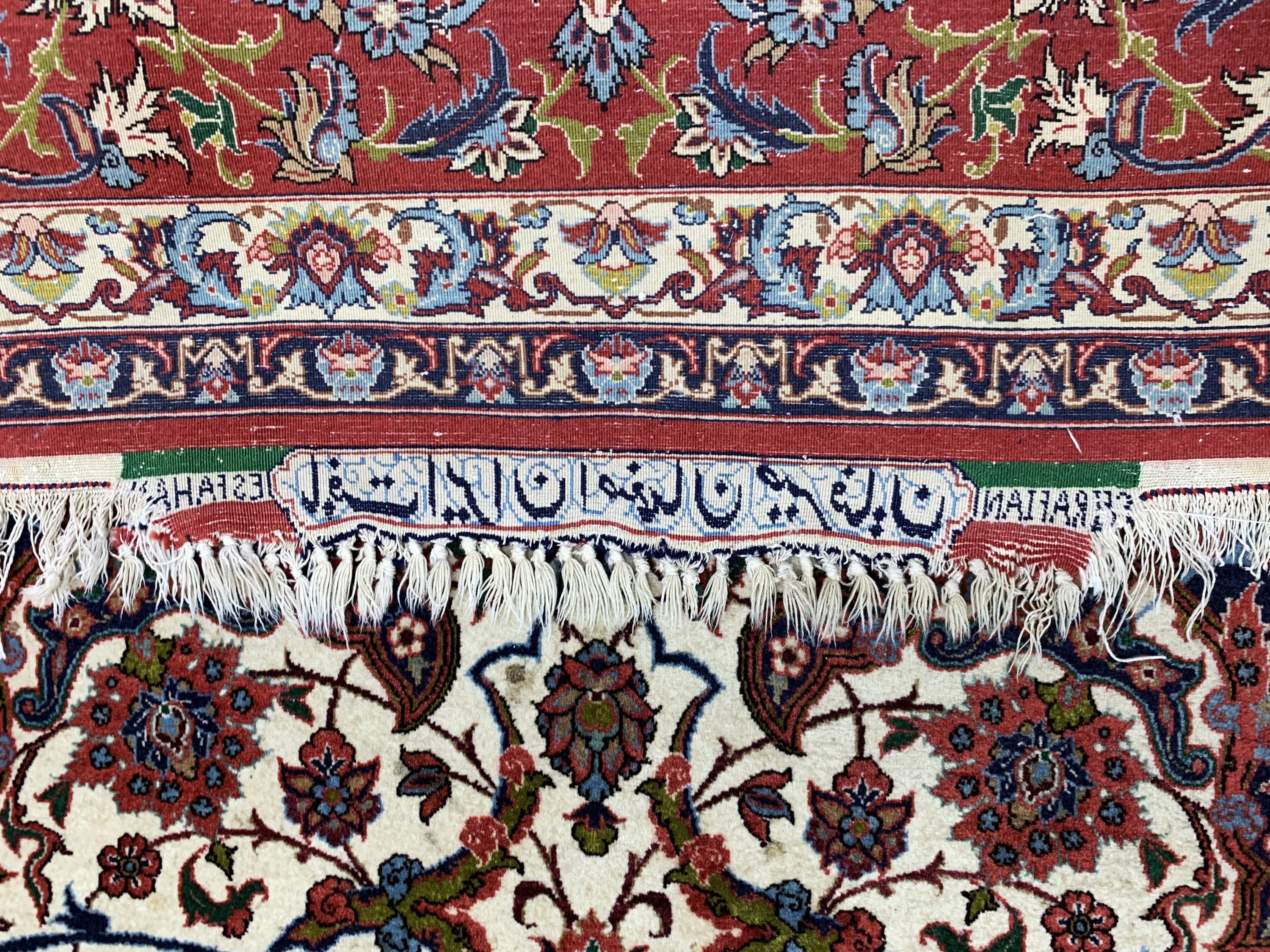 Detail i: Esfahan fein"Seyrafian", signiert, Persien,Mitte 20.Jhd, Korkwolle auf Seide, ca. 315 x 204 cm, Reinigungsbedürftig, EHZ: 2