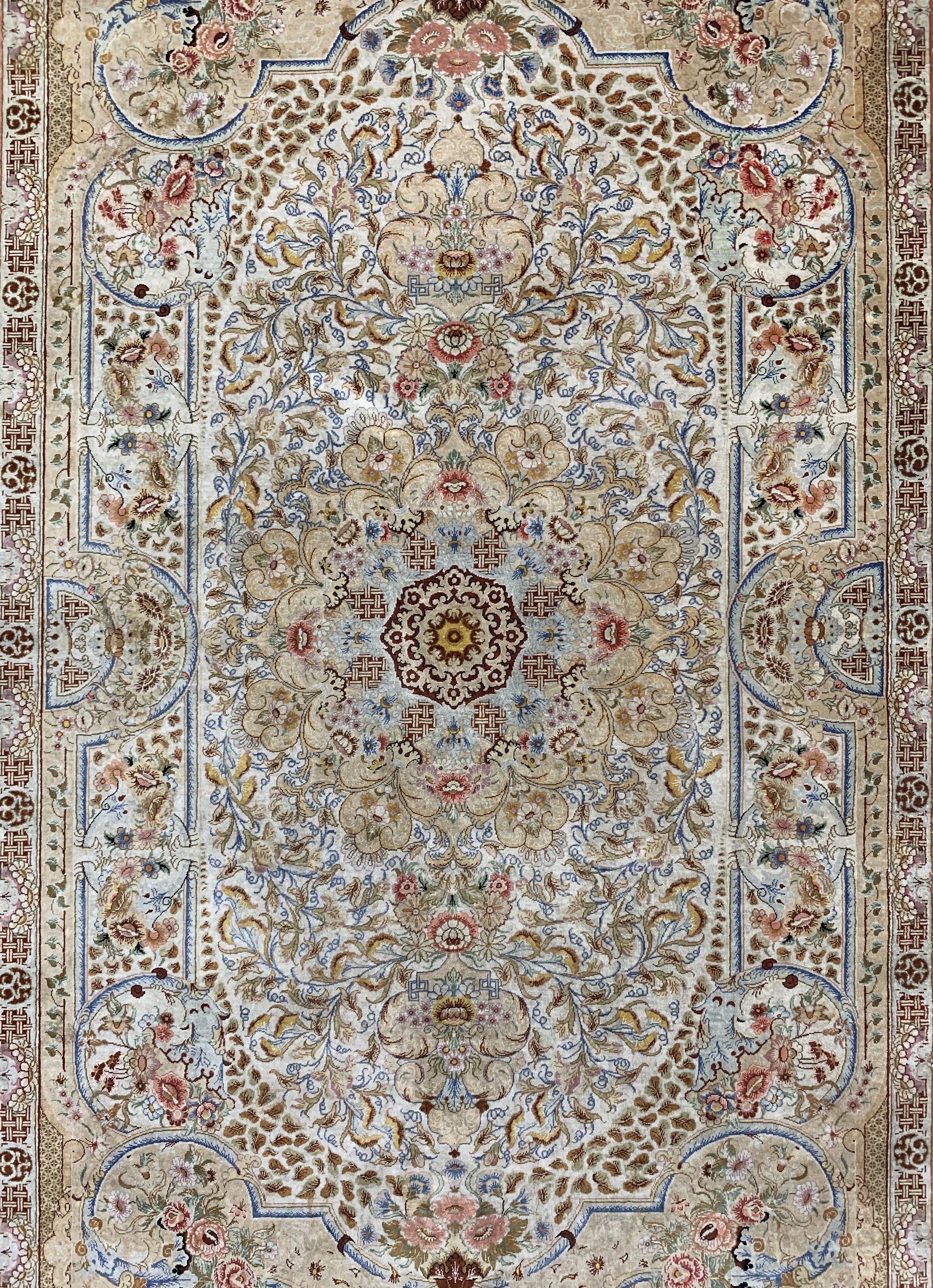 Detail c: Ghom Seide fein, signiert, Persien, Ende 20.Jhd, reine Naturseide, ca. 200 x 131 cm, ca. 1,0 Mio. Kn/qm, EHZ: 1-2