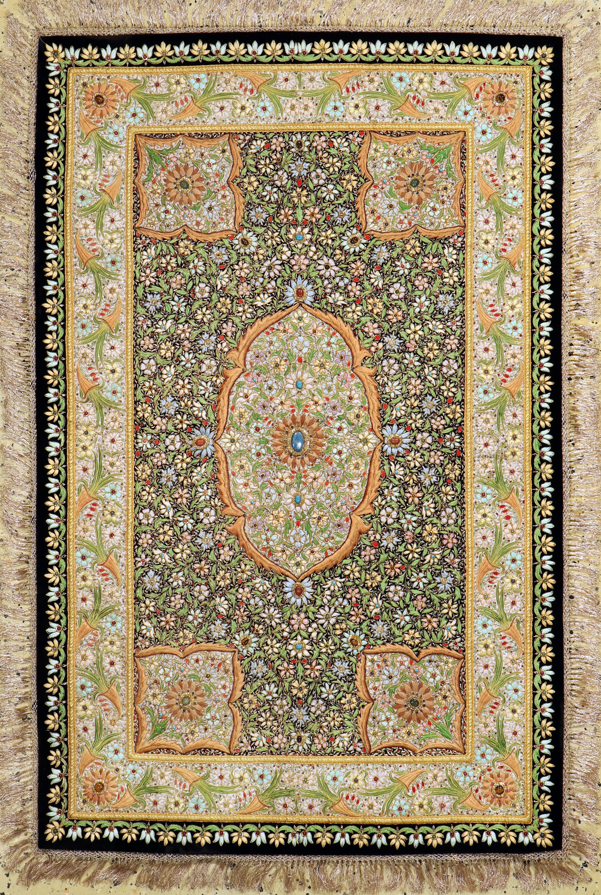 Seiden-Metall Stickerei, Indien, Mitte 20.Jhd, mit Steinbesatz auf Samt, ca. 122 x 78 cm, EHZ: 1-2
