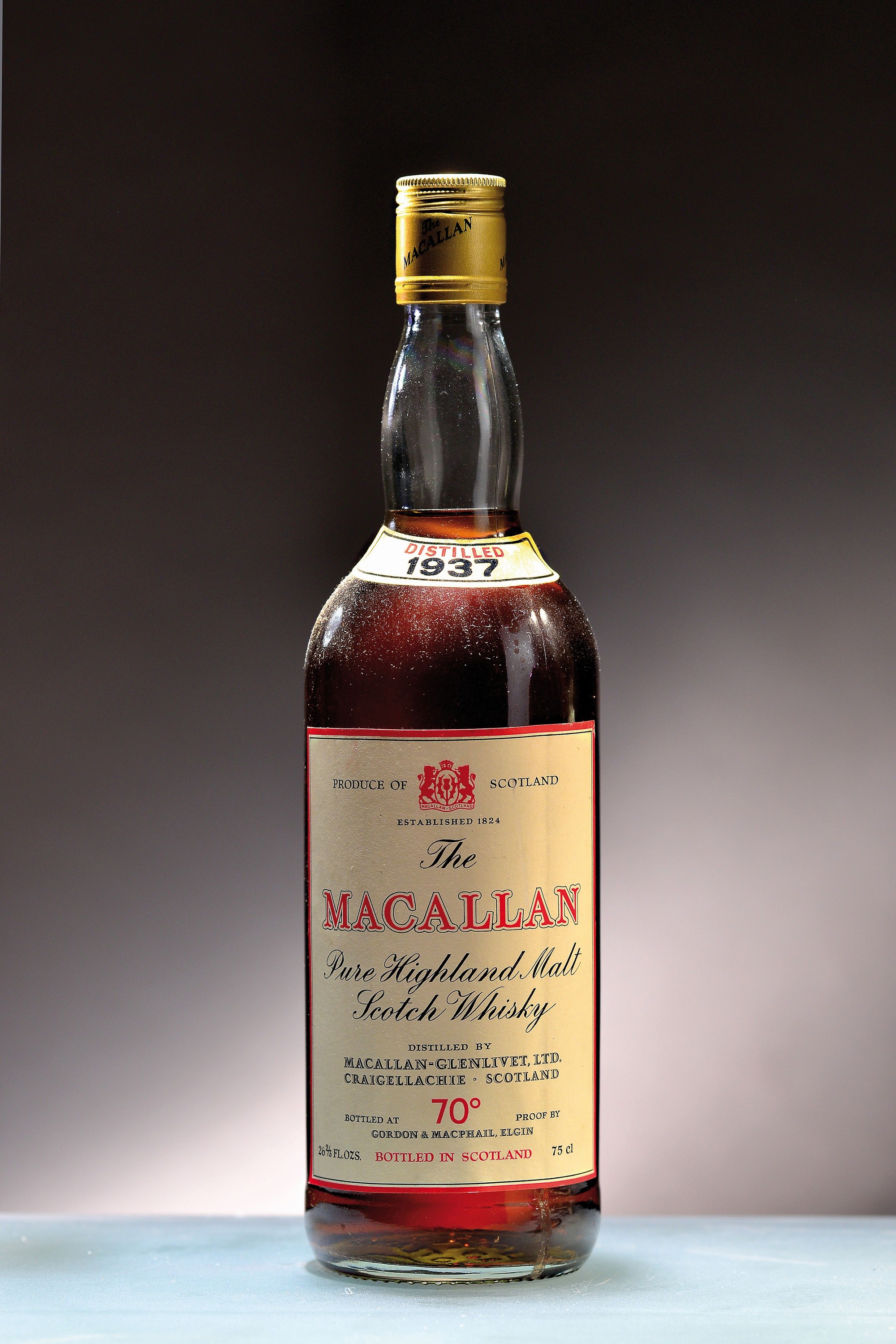 Detail a: 1 Flasche 1937 The Macallan-Glenlivet, Pure Highland Malt Scotch Whiskey, abgefüllt ca. 1970er-Jahre, Abfüller Gordon & MacPhail, Jahresetikett in ...