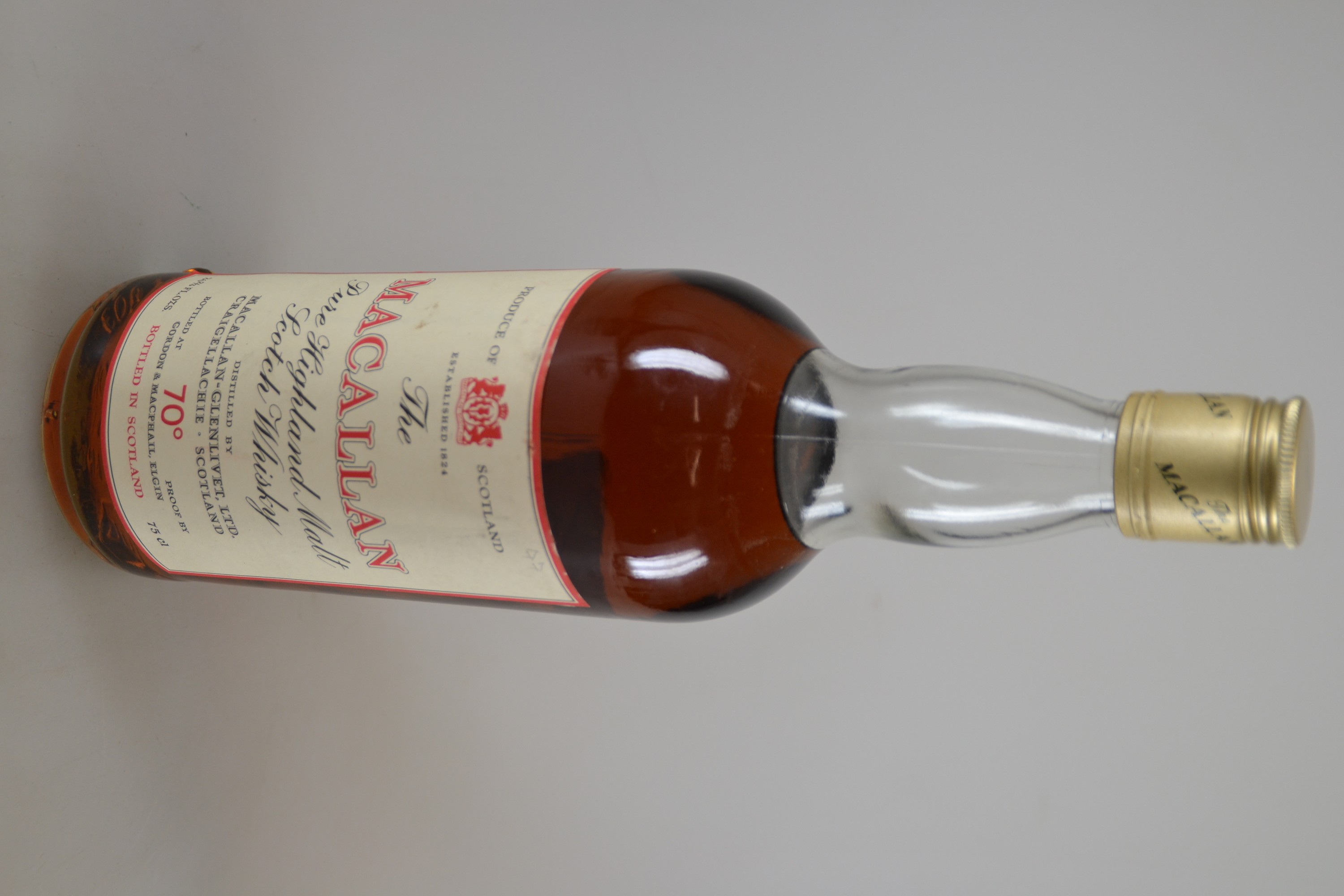 Detail b: 1 Flasche 1937 The Macallan-Glenlivet, Pure Highland Malt Scotch Whiskey, abgefüllt ca. 1977, Abfüller Gordon & MacPhail, Jahresetikett in ...