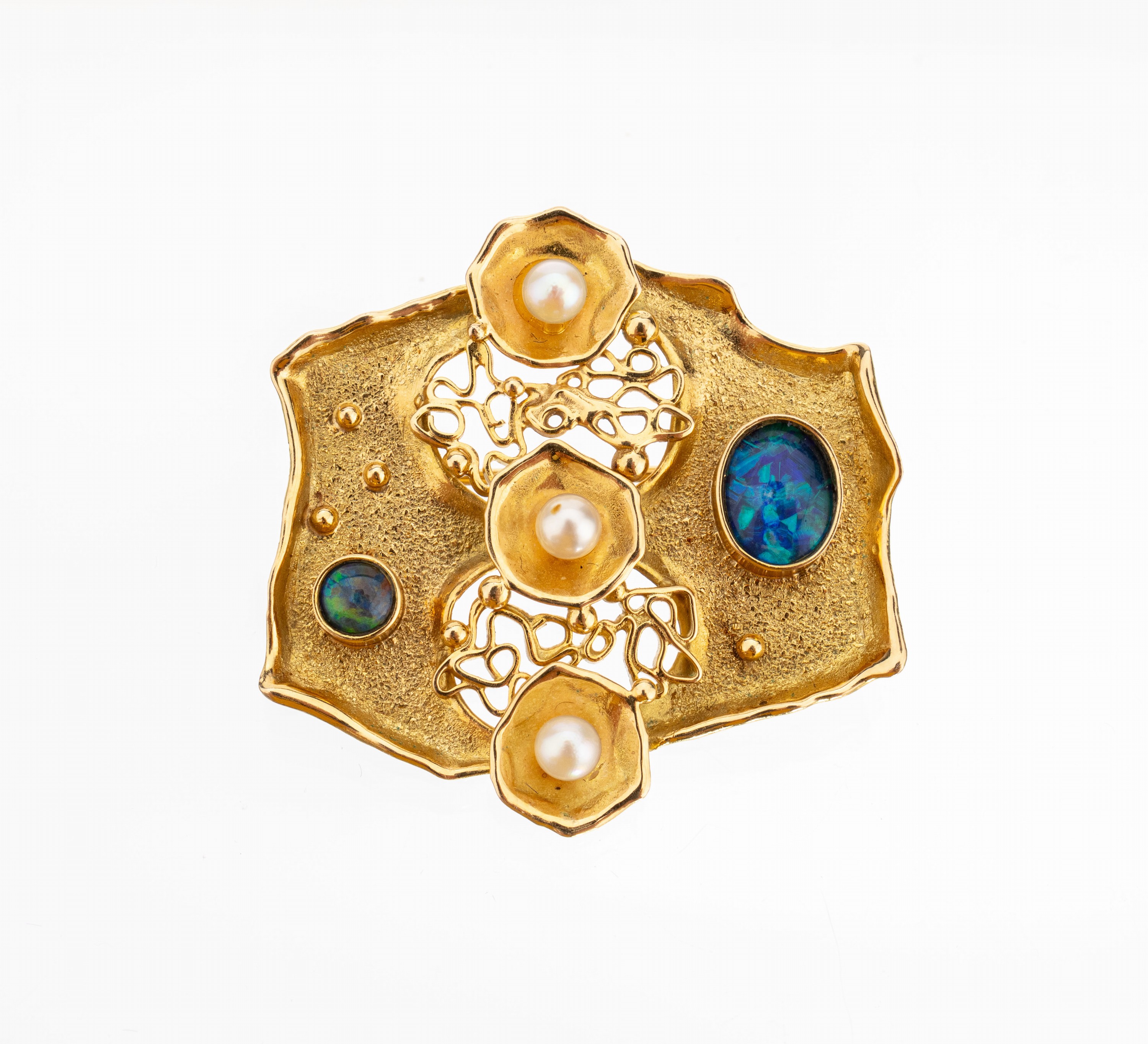 Ausgefallene 14 kt Gold Opal Perl Brosche, GG 585/000, feine Durchbrucharbeit, z.T. punz.mit Granulatverz., 3 abstrakt florale Elementemit ...