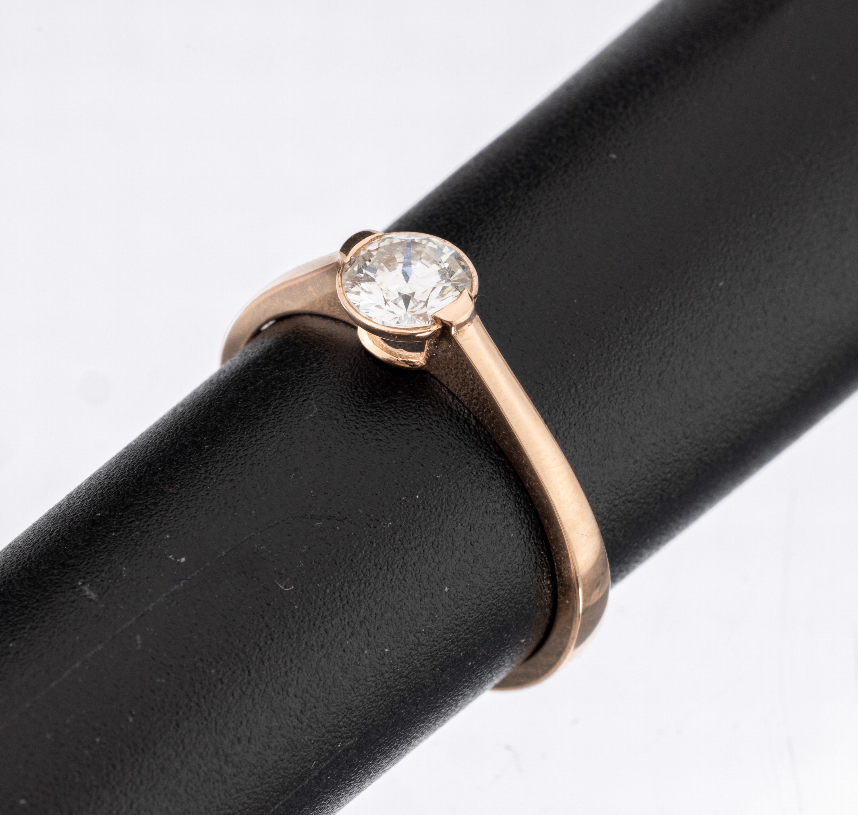 14 kt Gold Brillant-Ring, RoseG 585/000, Brillant ca. 0.50 ct hochfeines Weiß-feines Weiß(E-F)/si, RW 54, GWLAB Expertise anbei, ca. 2.5 g