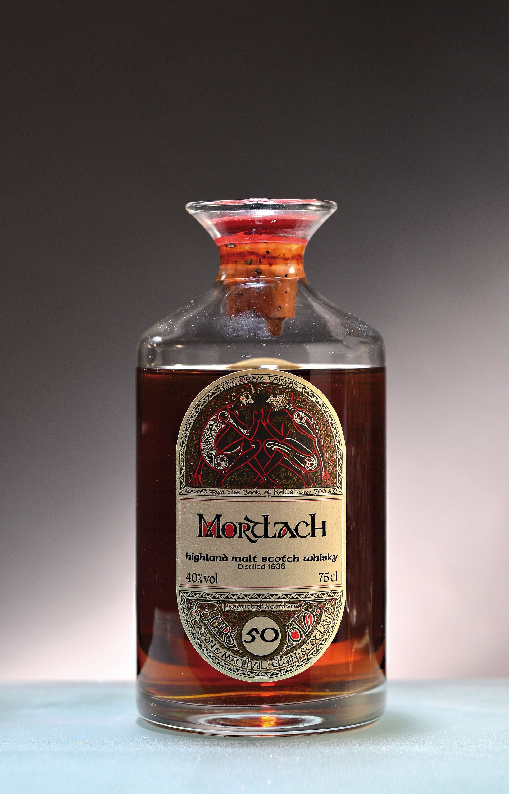 Detail b: Eine Flasche 1936 Mortlach, Celtic Series "Booof Kells", 50 Jahre alt, abgefüllt 17. Oktober 1986 bei Gordon & MacPhail, Flasche No. 216, ...
