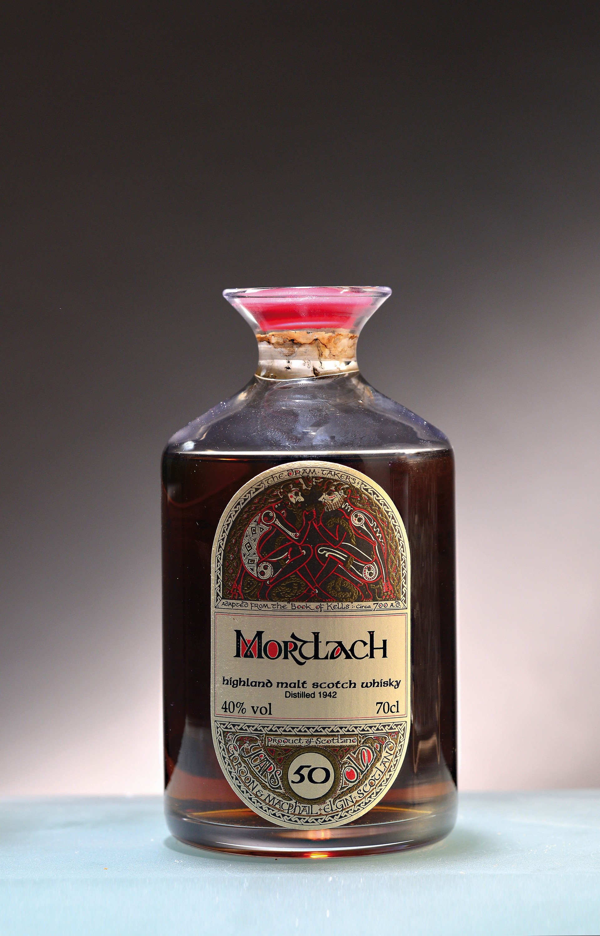 Detail a: Eine Flasche 1942 Mortlach, Celtic Series "Booof Kells", 50 Jahre alt, abgefüllt 31. Dezember 1992 bei Gordon & MacPhail, Flasche No. 214, ...