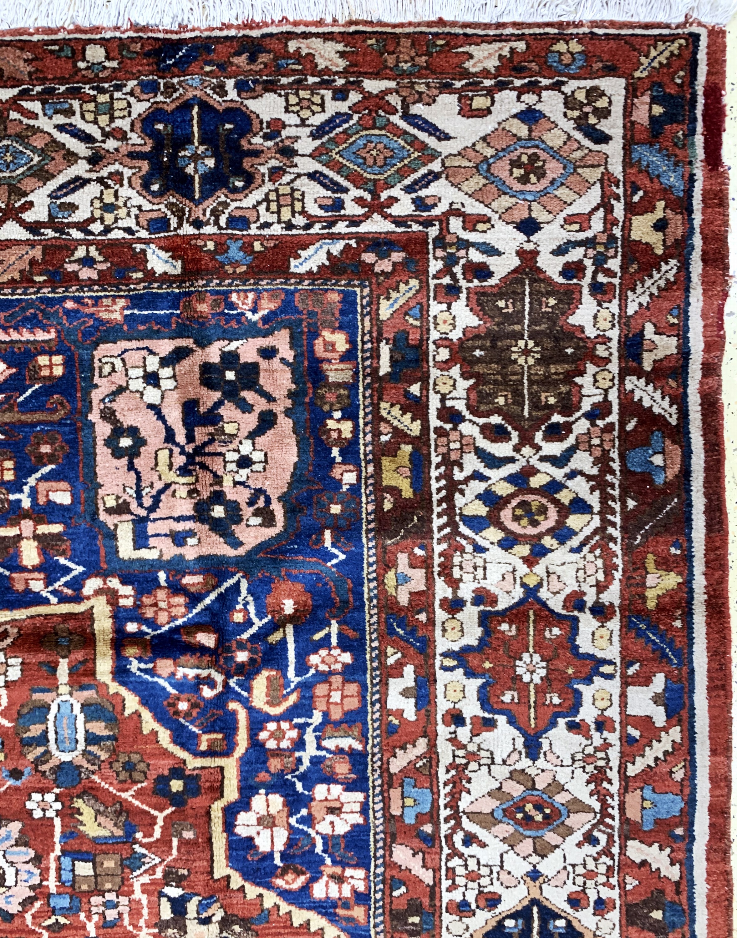 Detail g: Bachtiar alt, Persien, um 1940, Wolle auf Baumwolle, ca. 407 x 320 cm, EHZ: 3