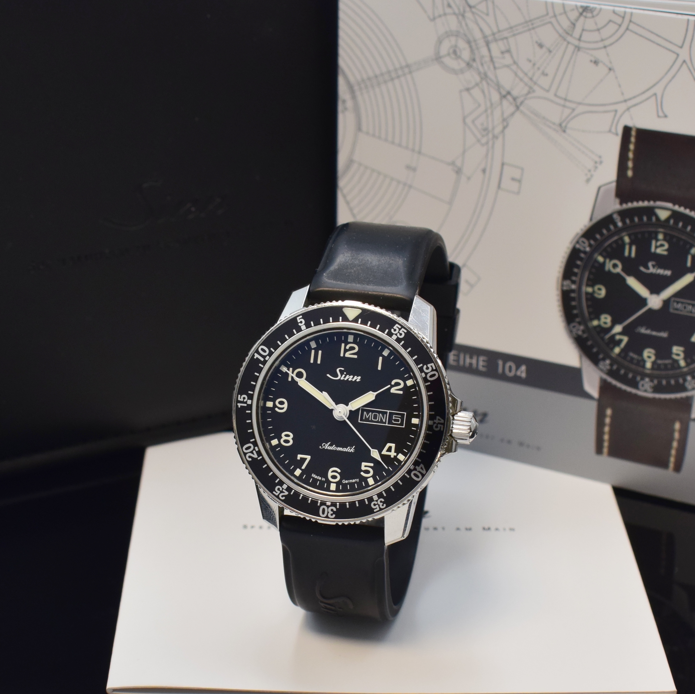 SINN Herrenarmbanduhr Modell 104 St Sa, Deutschland verk. lt. beil. Garantie 06/2020, Automatik, Ref. 104, Edelstahlgeh. inkl. orig. Kautschukband m. ...