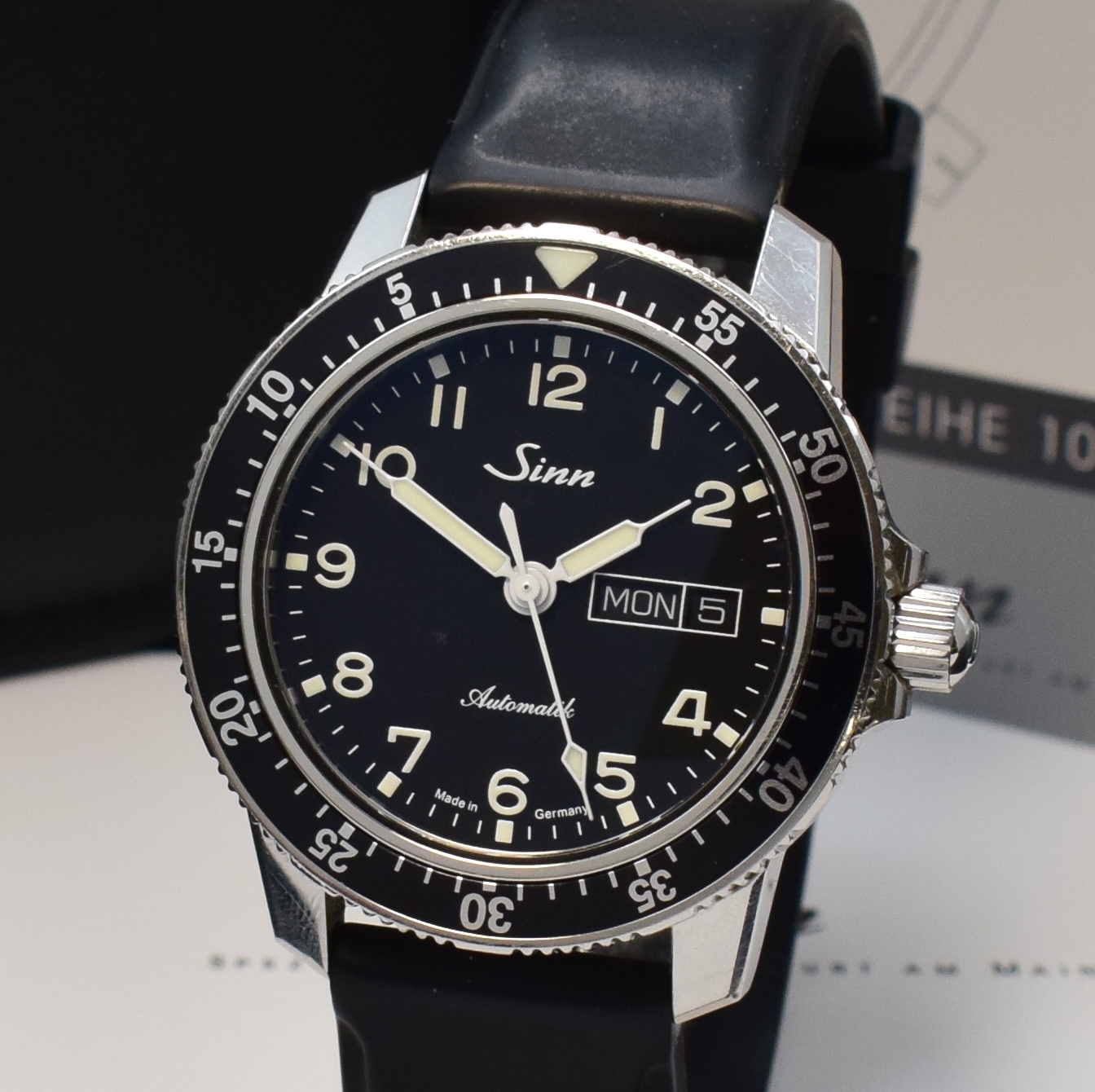 Detail a: SINN Herrenarmbanduhr Modell 104 St Sa, Deutschland verk. lt. beil. Garantie 06/2020, Automatik, Ref. 104, Edelstahlgeh. inkl. orig. Kautschukband m. ...
