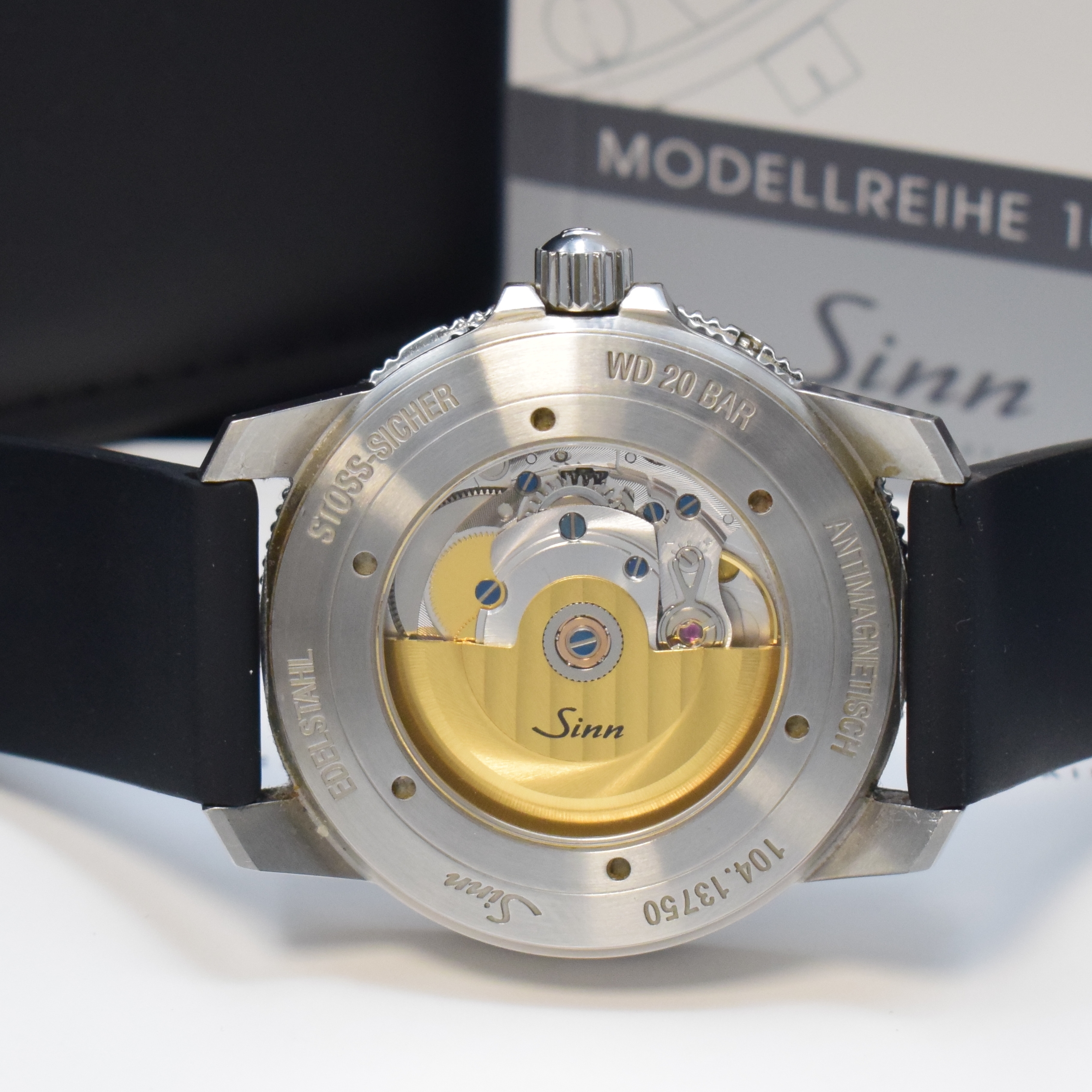 Detail d: SINN Herrenarmbanduhr Modell 104 St Sa, Deutschland verk. lt. beil. Garantie 06/2020, Automatik, Ref. 104, Edelstahlgeh. inkl. orig. Kautschukband m. ...