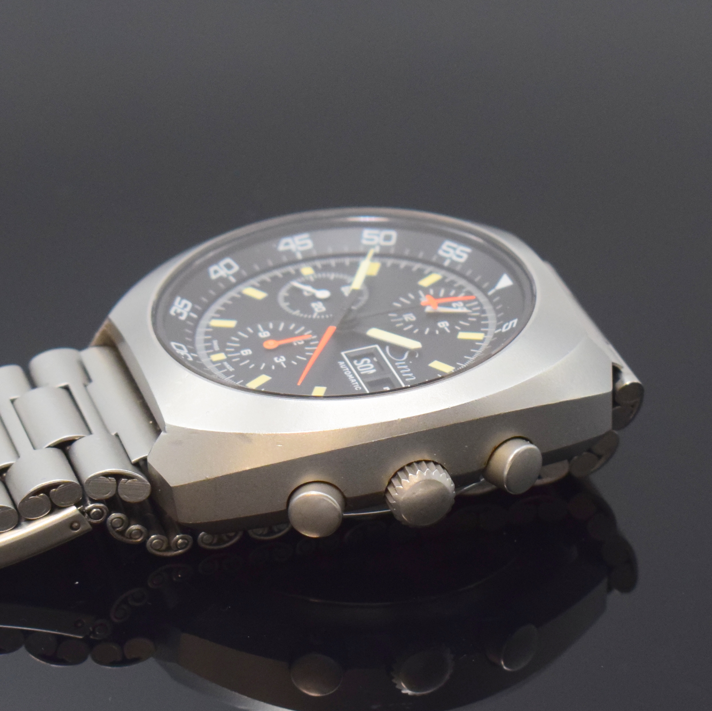 Detail c: SINN Herrenarmbanduhr mit Chronograph Referenz 140/42 anlässlich der ersten deutschen Spacelab Mission, Schweiz/Deutschland um 1990, Automatik, ...