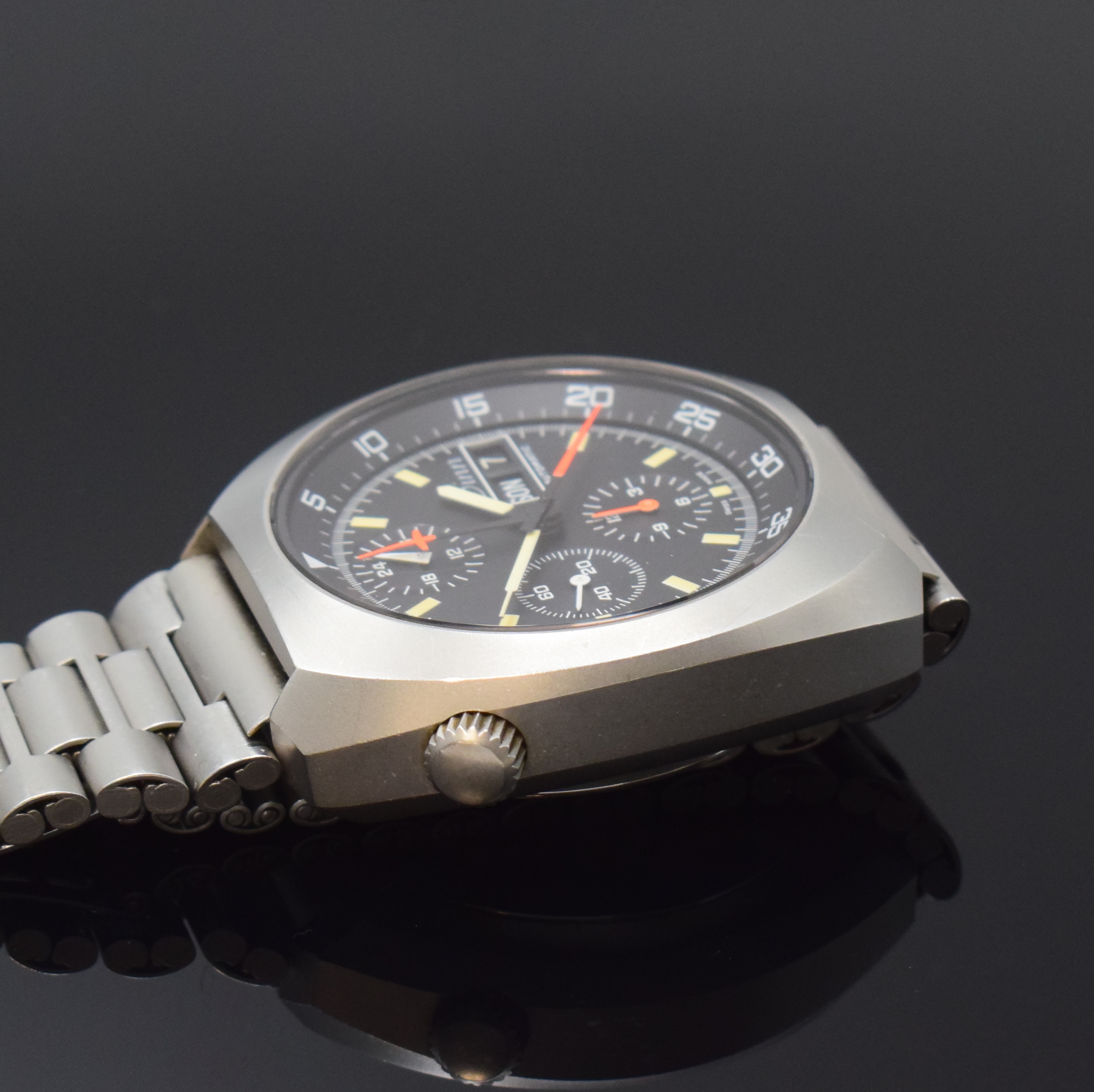 Detail d: SINN Herrenarmbanduhr mit Chronograph Referenz 140/42 anlässlich der ersten deutschen Spacelab Mission, Schweiz/Deutschland um 1990, Automatik, ...