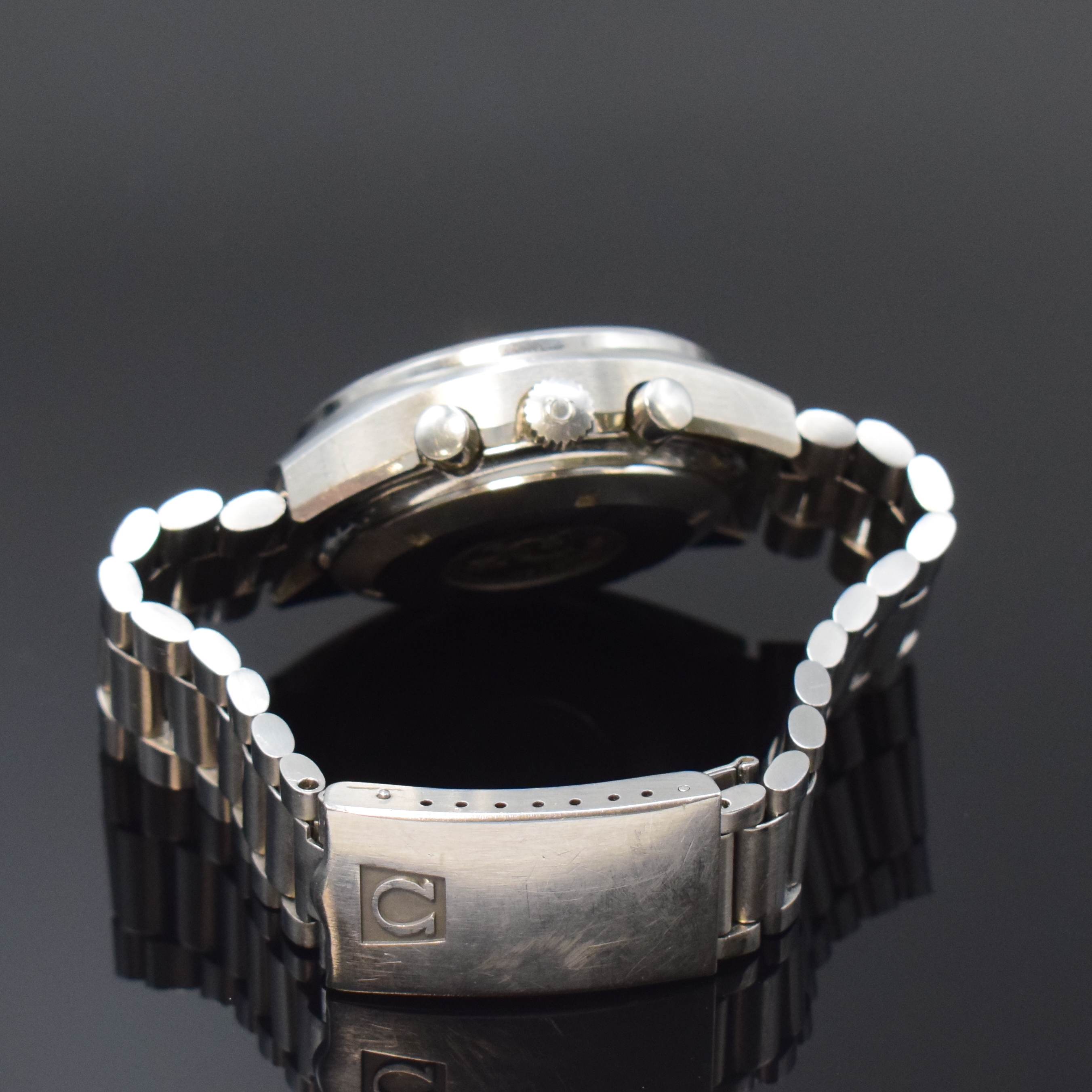 Detail b: OMEGA Speedmaster Armbandchronograph sogenannte Mark 4,5 Referenz 176.0012, Schweiz um 1979, Automatik, verschr. Geh. inkl. orig. Gliederband m. ...