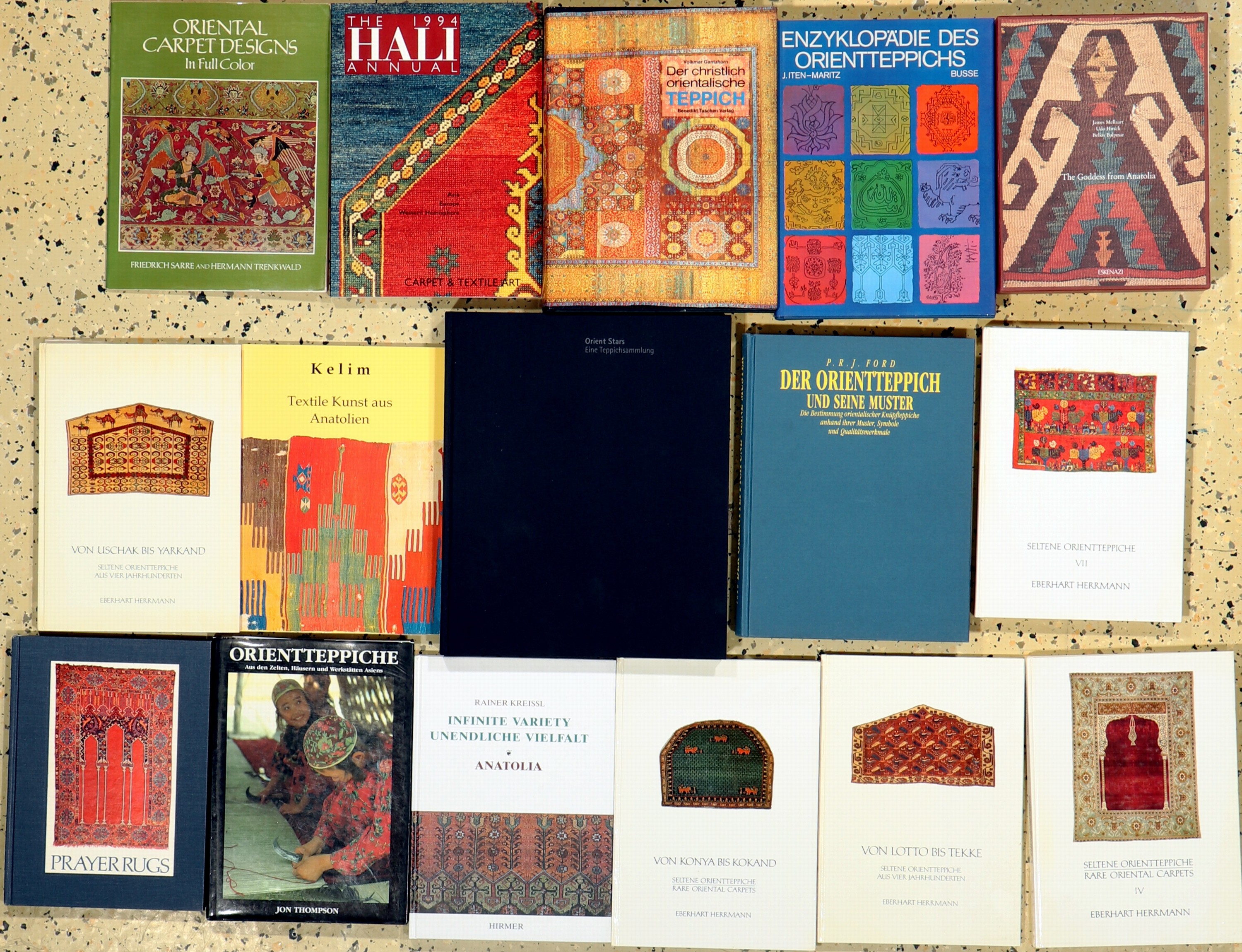 15 Positionen Teppichliteratur, 