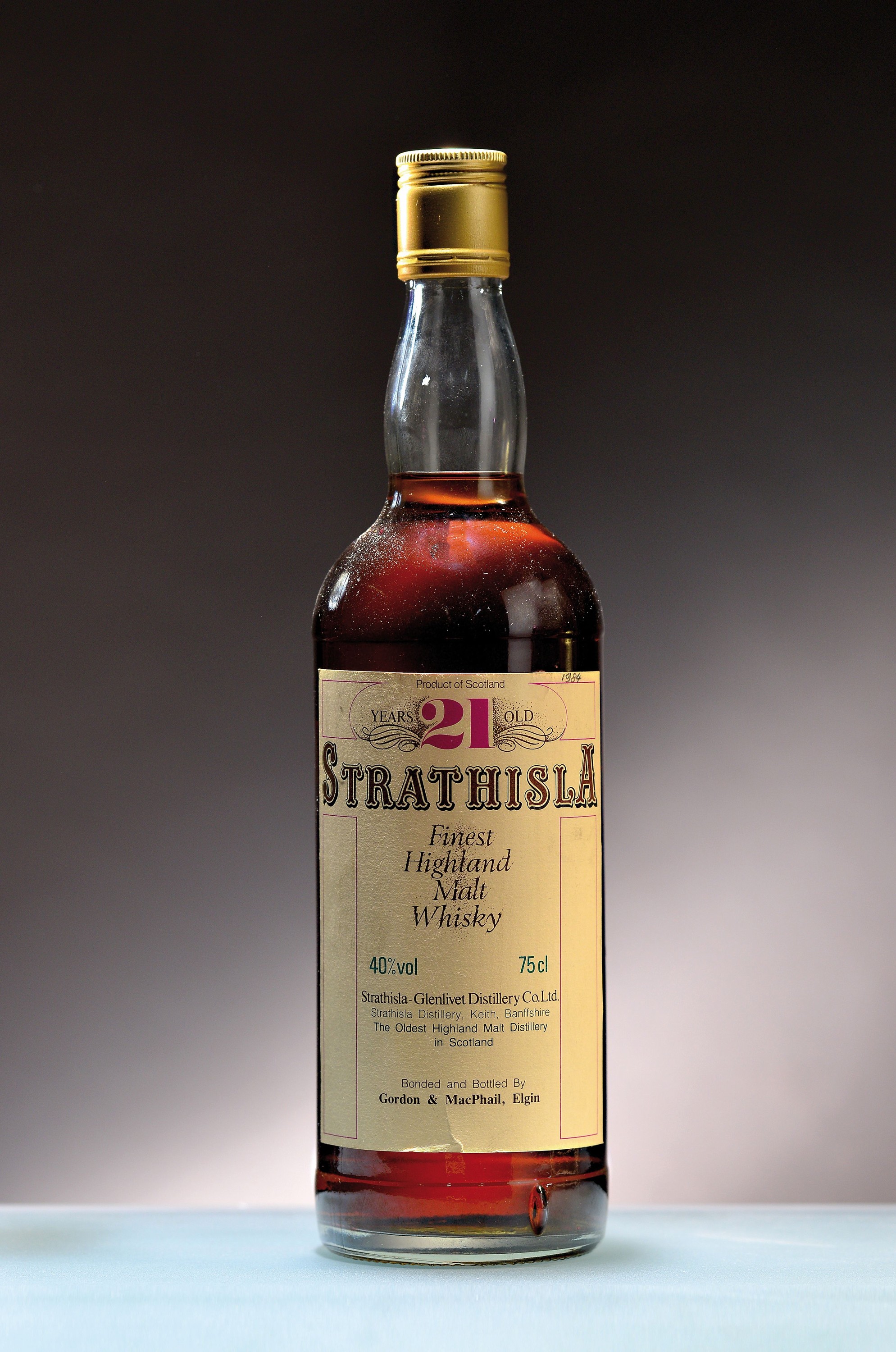 1 Flasche Strathisla, 21 Jahre alt, Finest Highland Malt, ca. 75cl, 40%Vol., Into Neck