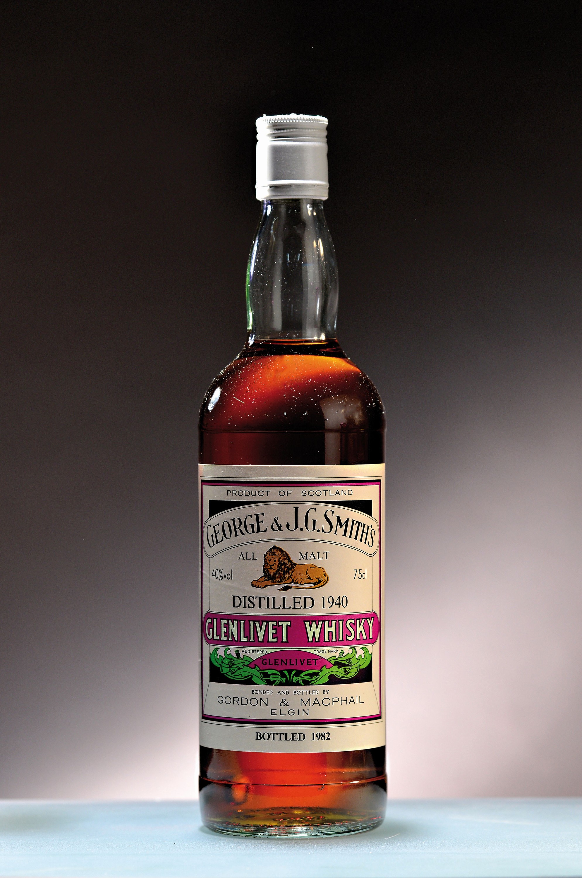 Detail b: 1 Flasche 1940 Gordon & MacPhail George & J.G.Smith's Glenlivet Whisky, abgefüllt 1982, ca. 75cl, 40%Vol., top shoulder, in G&M Karton