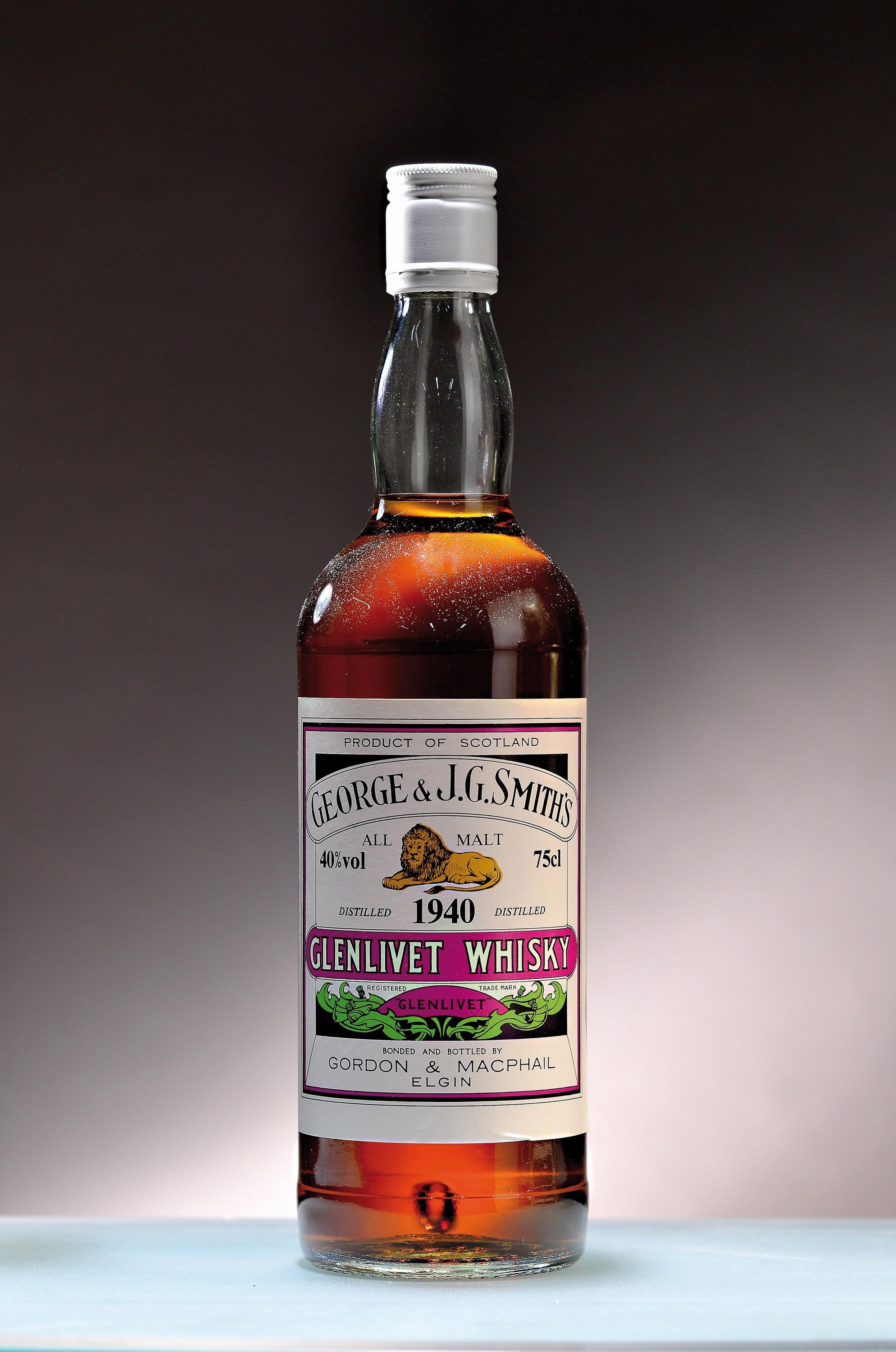Detail a: 1 Flasche 1940 Gordon & MacPhail George & J.G.Smith's Glenlivet Whisky, ca. 75cl, 40%Vol.,top shoulder, in G&M Karton
