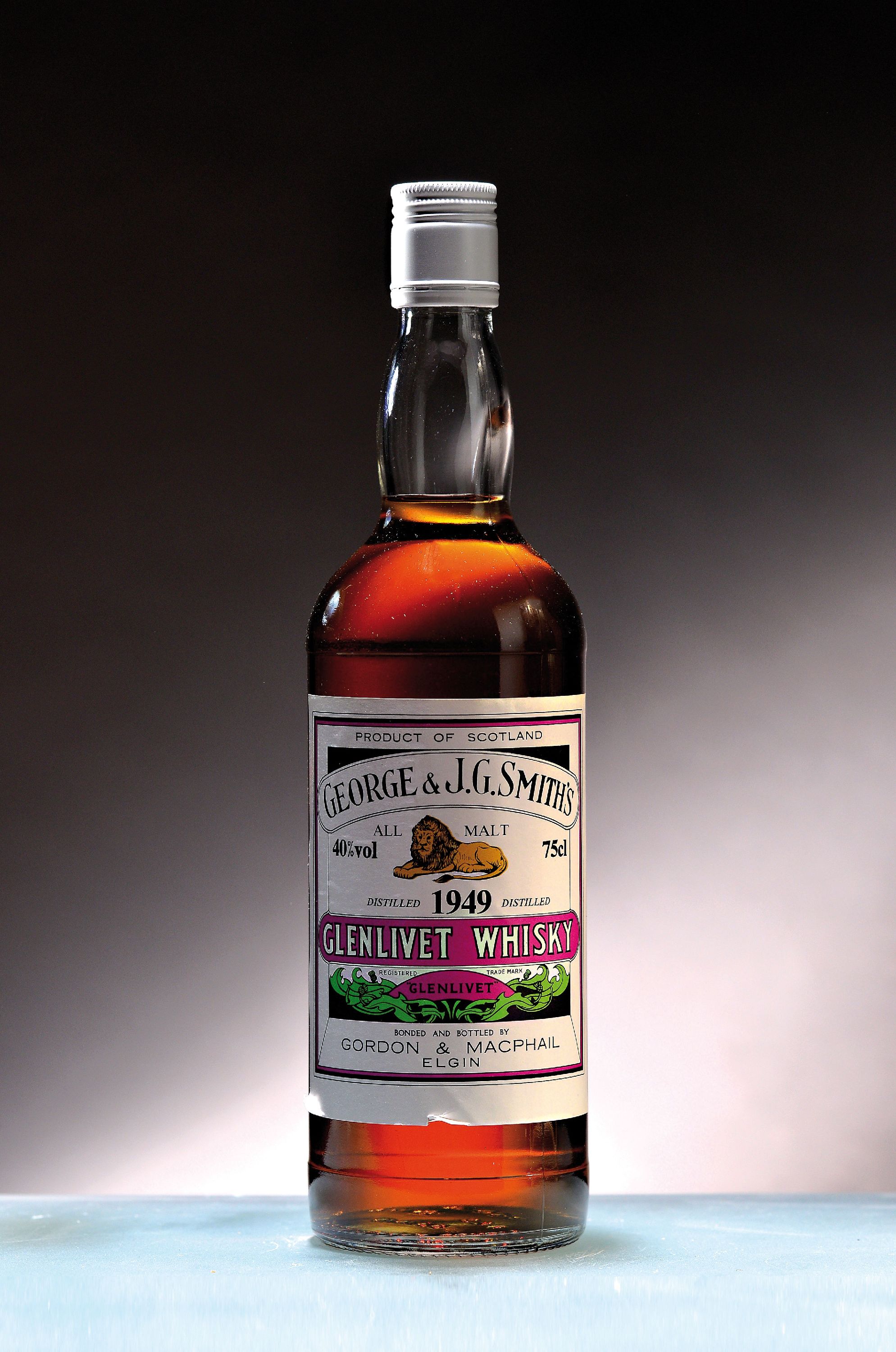Detail a: 1 Flasche 1949 Gordon & MacPhail George & J.G. Smith's Glenlivet Whisky, ca. 75cl, 40%Vol., top shoulder, in G&M Karton