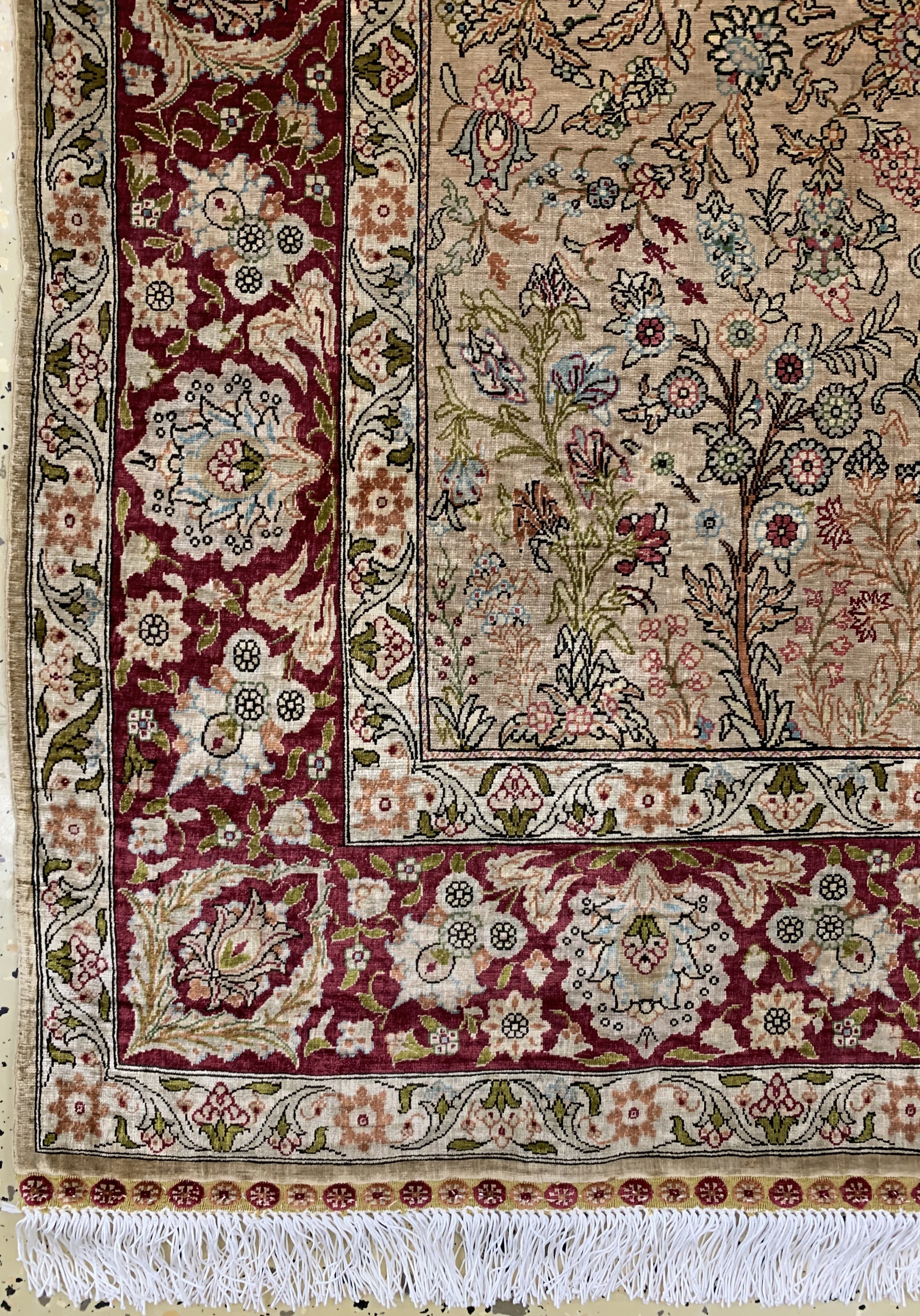 Detail b: Hereke Seide fein Türkei, signiert "? zipek",Mitte 20.Jhd, reine Naturseide, ca. 160 x 95 cm, ca. 1,0 Mio. Kn/qm, EHZ: 2, (Fransen ...